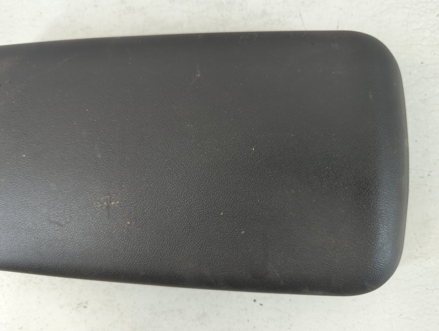 2007 Pontiac G6 Center Console Armrest Cover Lid Black - Oemusedautoparts1.com