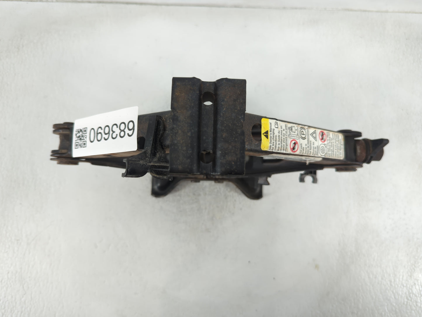 2007 Pontiac G6 Spare Scissor Car Jack 683690 - Oemusedautoparts1.com