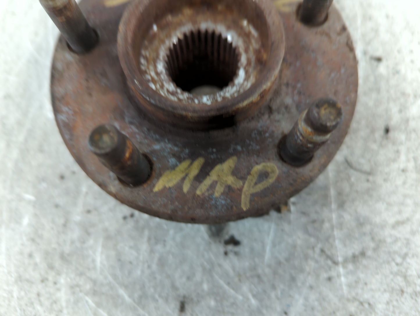 2005-2007 Pontiac G6 Driver Front Wheel Hub Oem - Oemusedautoparts1.com