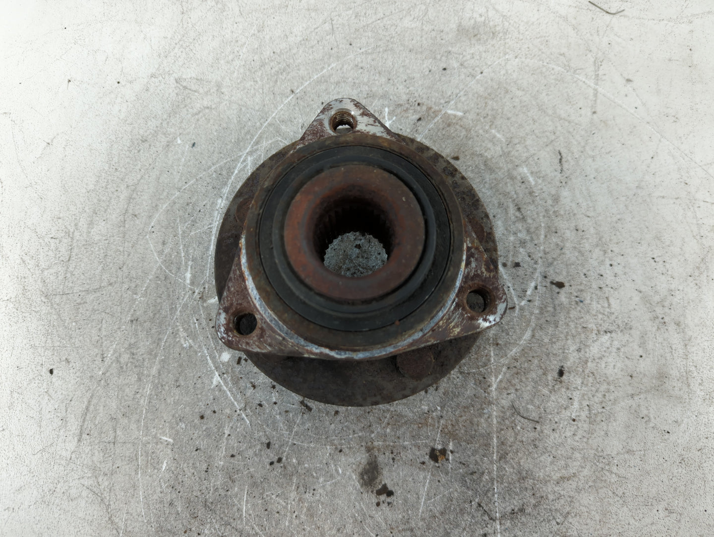 2005-2007 Pontiac G6 Driver Front Wheel Hub Oem - Oemusedautoparts1.com