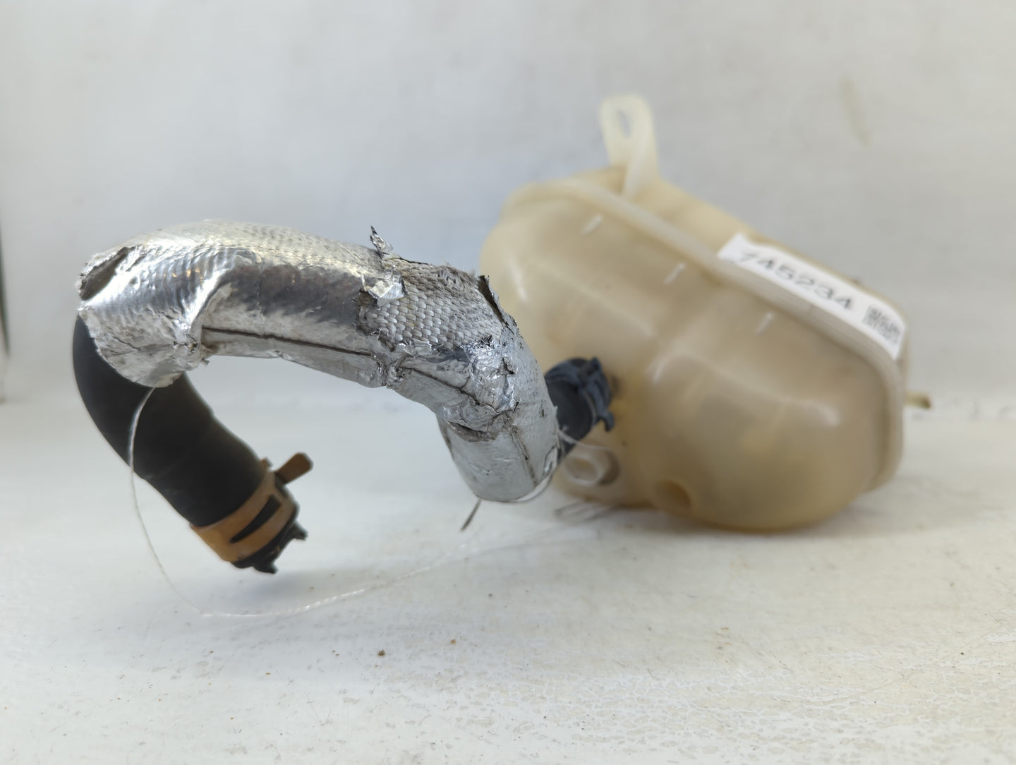 2006-2007 Pontiac G6 Radiator Coolant Overflow Expansion Tank Bottle 745234 - Oemusedautoparts1.com