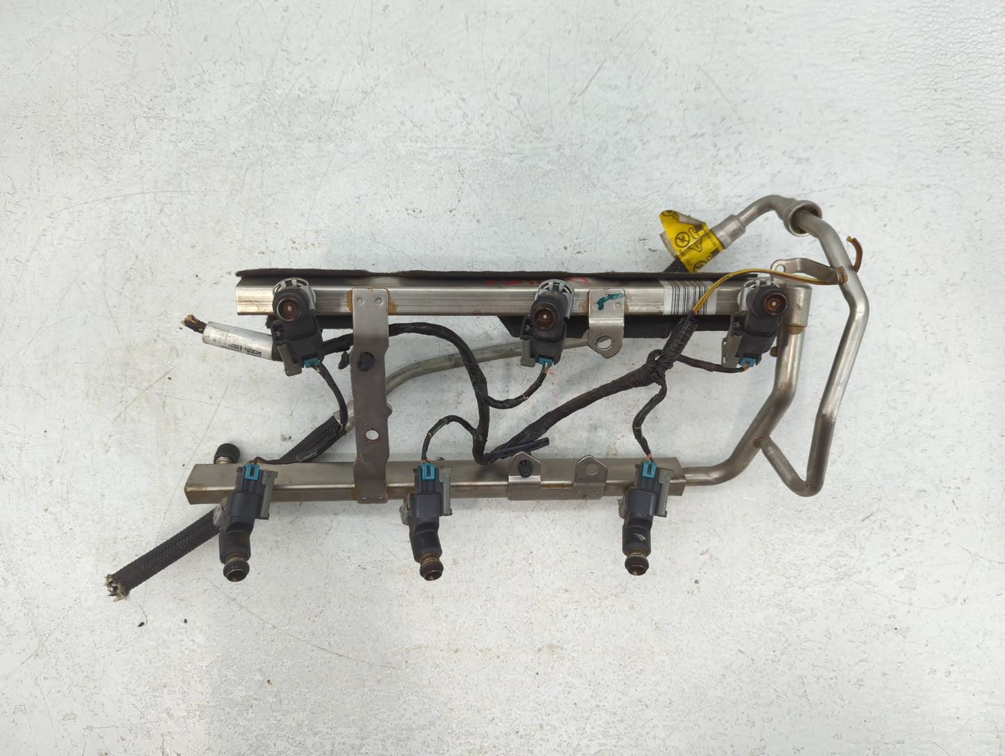 2007 Pontiac G6 Fuel Injectors P/N:13592895 Fits OEM Used Auto Parts - Oemusedautoparts1.com