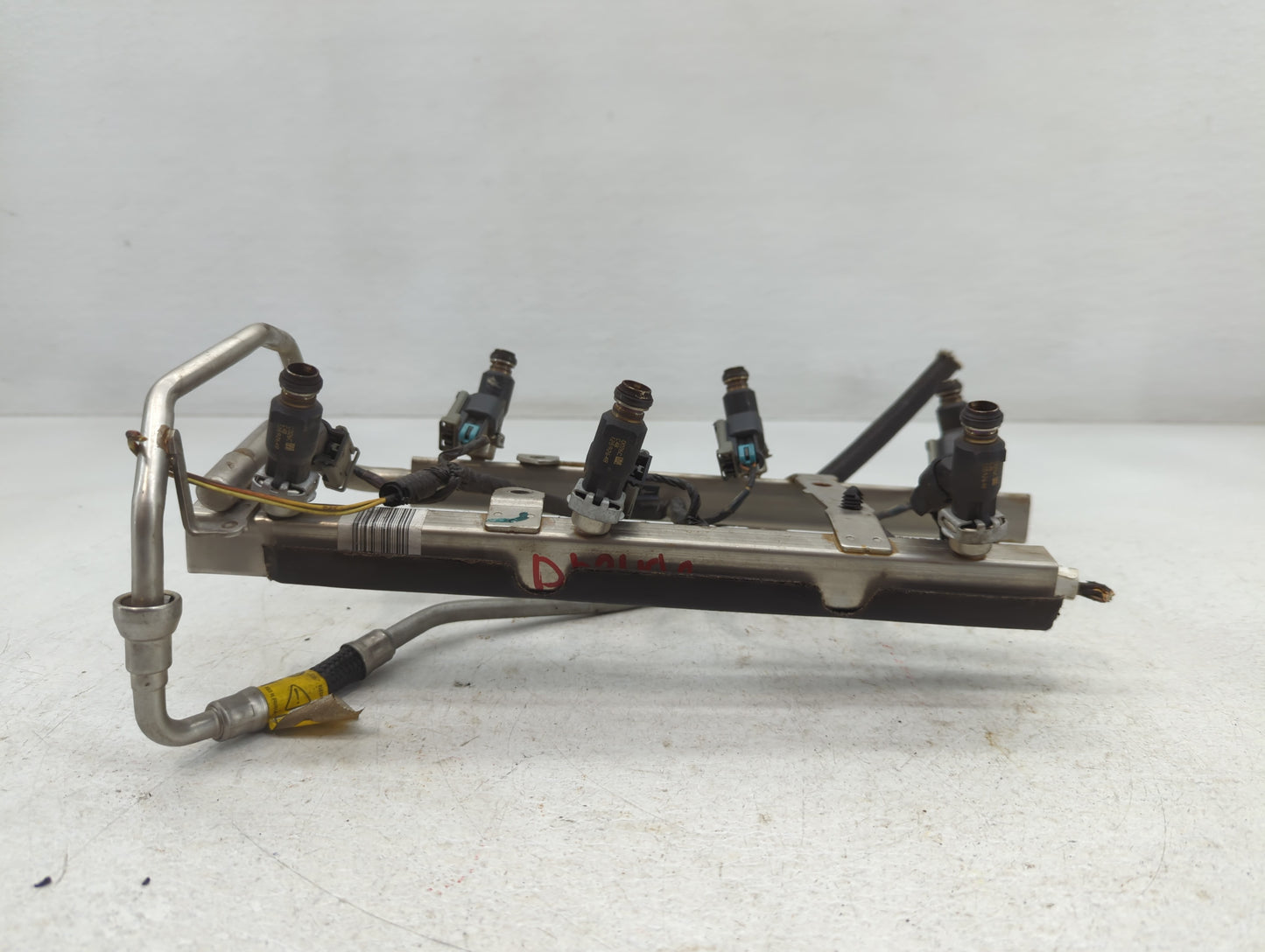 2007 Pontiac G6 Fuel Injectors P/N:13592895 Fits OEM Used Auto Parts - Oemusedautoparts1.com