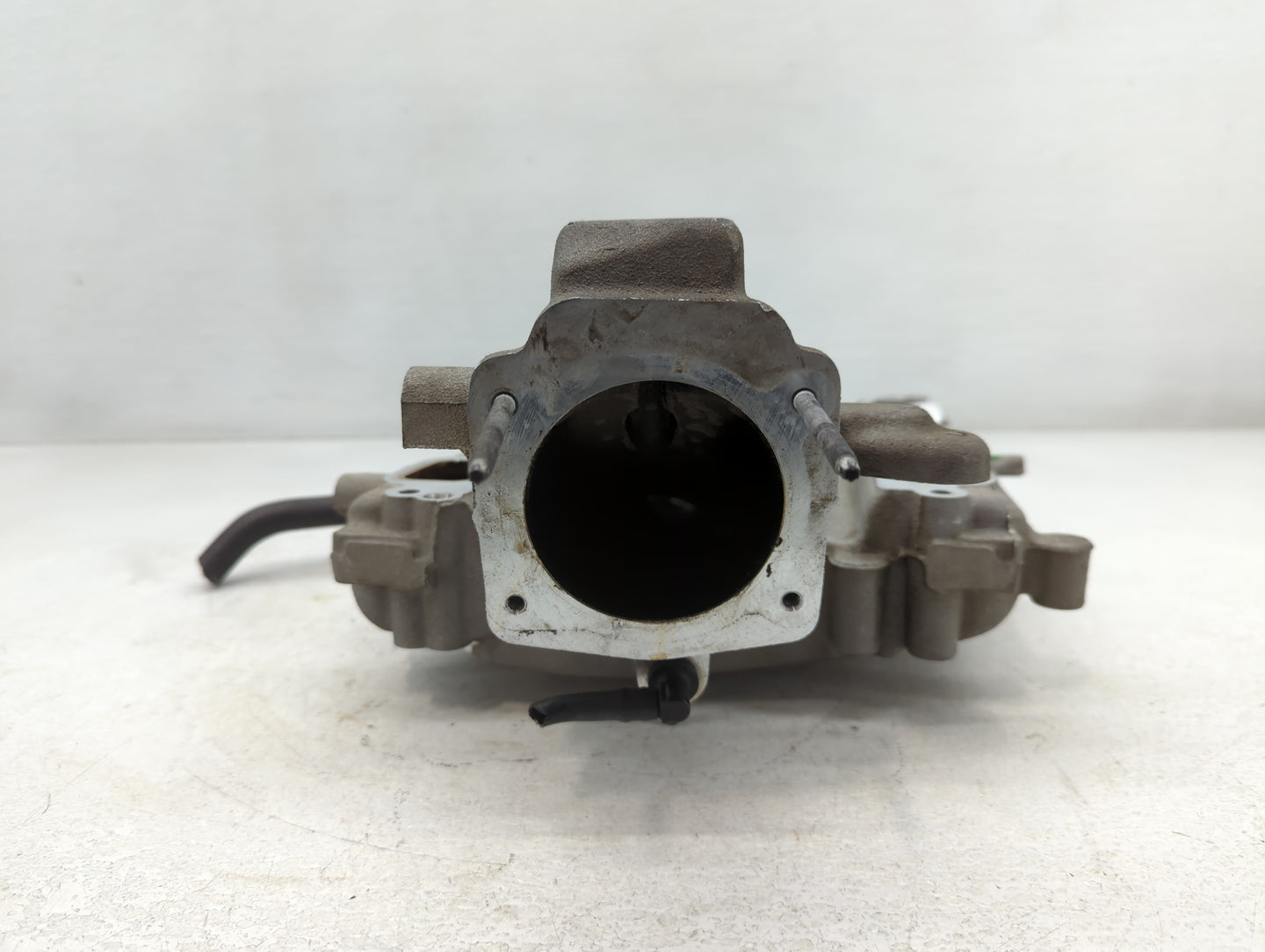 2007 Pontiac G6 Air Intake Manifold P/N:12598057 Fits Fits 2006 OEM Used Auto Parts - Oemusedautoparts1.com