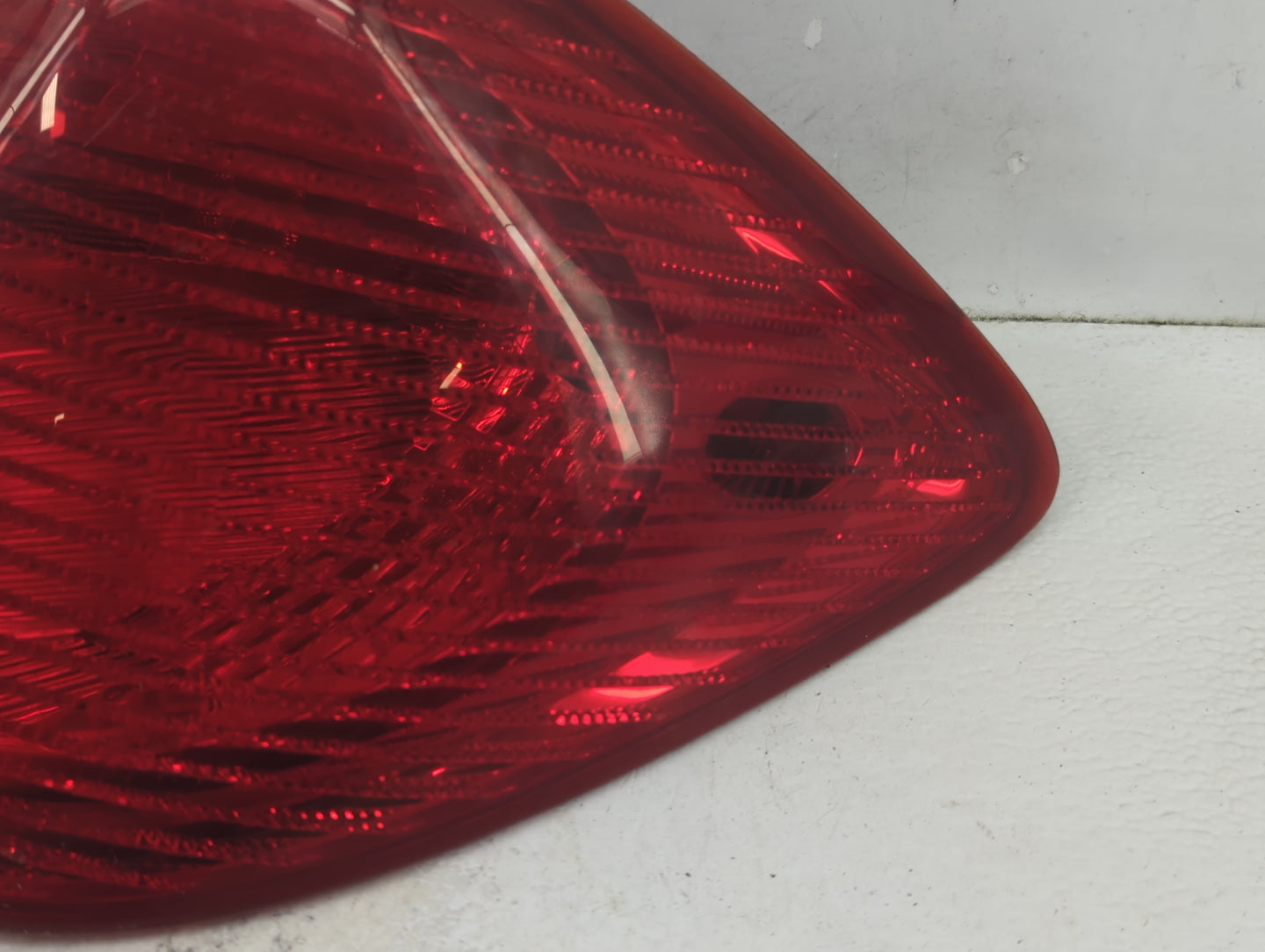 2005-2010 Pontiac G6 Tail Light Assembly Passenger Right OEM Fits Fits 2005 2006 2007 2008 2009 2010 OEM Used Auto Parts - O