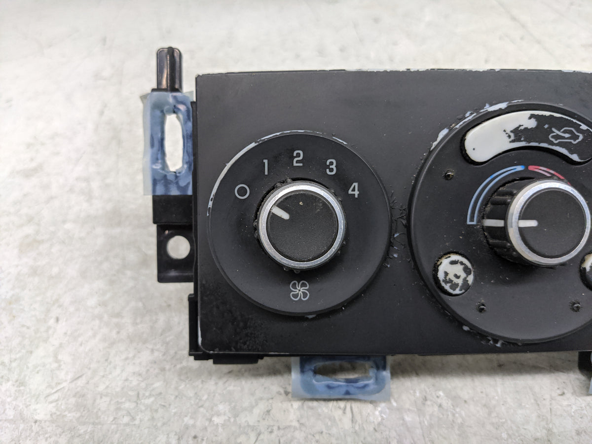 2005-2009 Pontiac G6 Climate Control Module Temperature AC/Heater Replacement P/N:28039185 15831511 Fits OEM Used Auto Parts