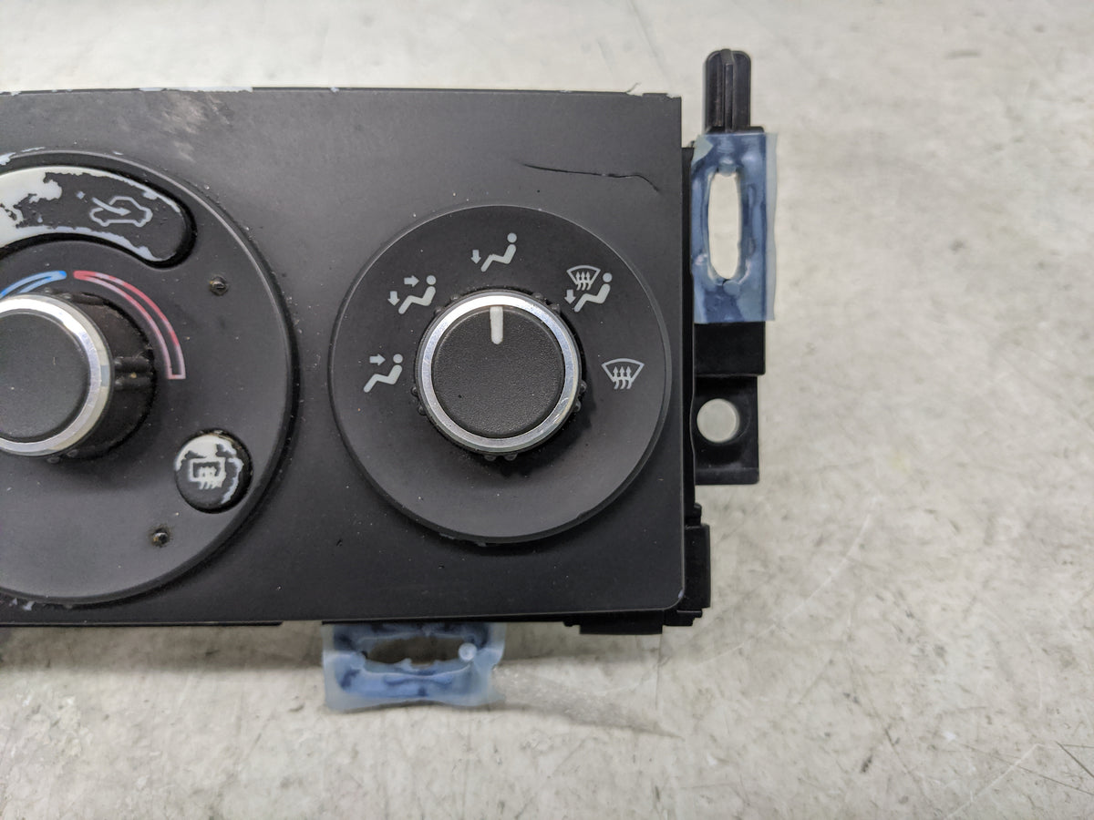 2005-2009 Pontiac G6 Climate Control Module Temperature AC/Heater Replacement P/N:28039185 15831511 Fits OEM Used Auto Parts