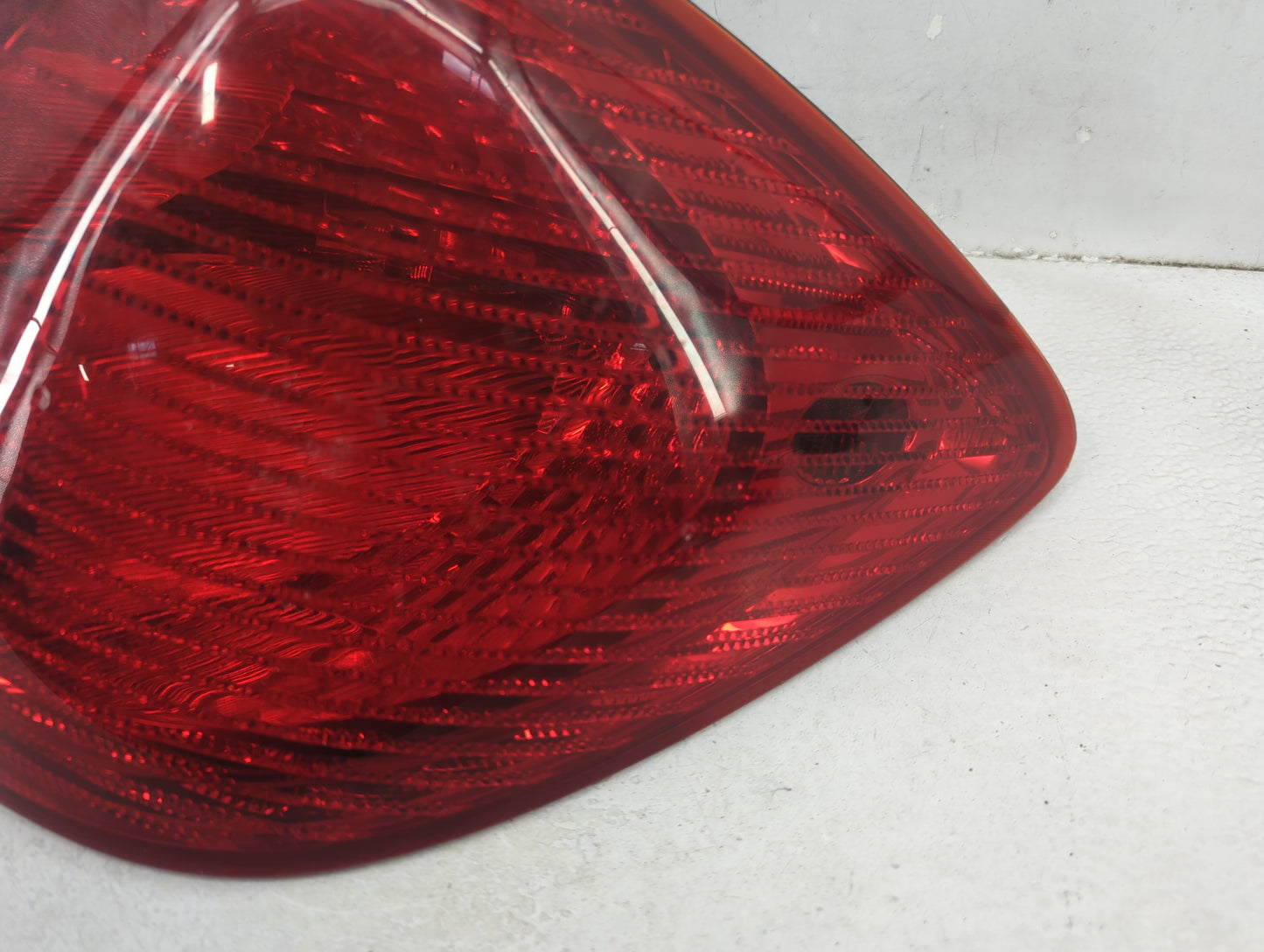 2005-2010 Pontiac G6 Tail Light Assembly Passenger Right OEM Fits Fits 2005 2006 2007 2008 2009 2010 OEM Used Auto Parts - O