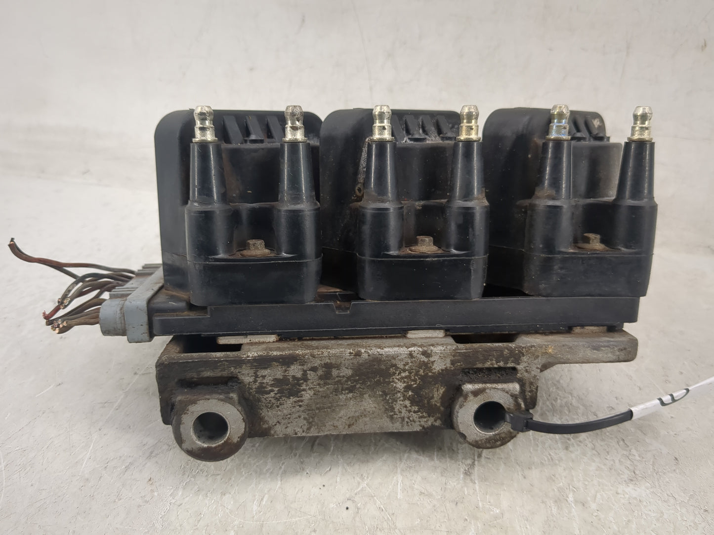 2004-2008 Pontiac Grand Prix Air Intake Manifold Fits Fits 2004 2005 2006 2007 2008 2009 OEM Used Auto Parts - Oemusedautopa