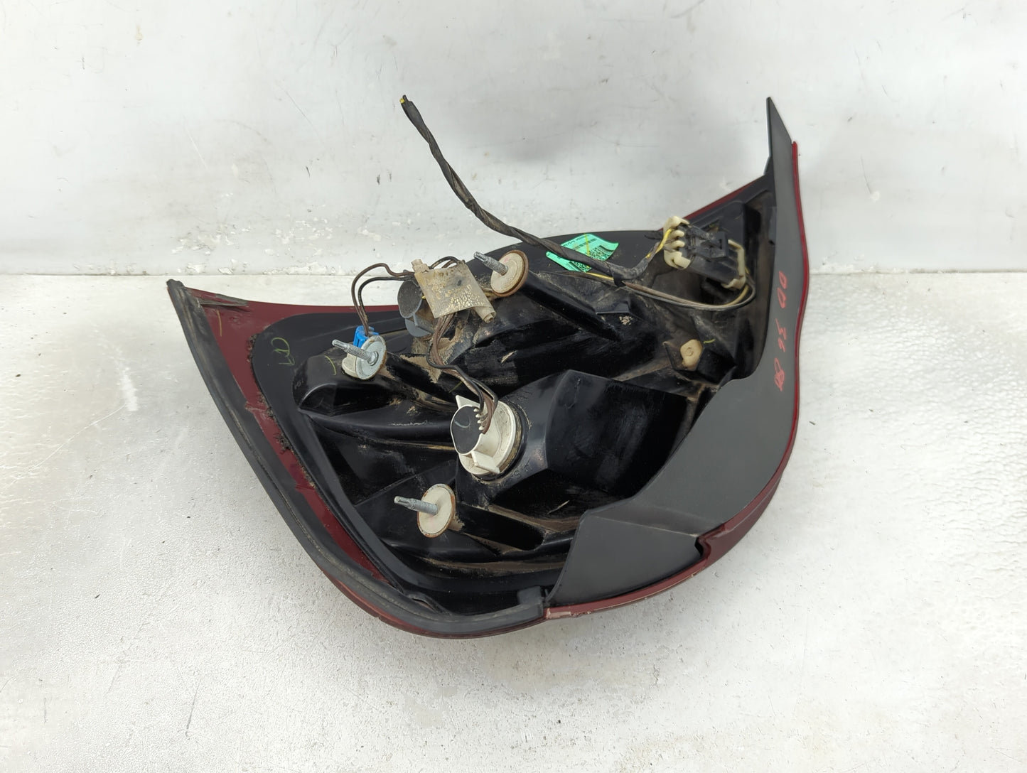 2004-2008 Pontiac Grand Prix Tail Light Assembly Passenger Right OEM P/N:15282264 Fits Fits 2004 2005 2006 2007 2008 OEM Use