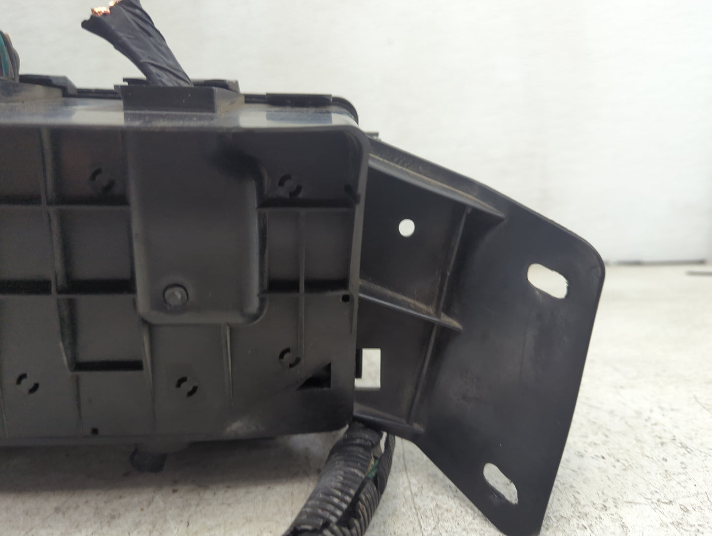 2006-2008 Pontiac Grand Prix Fusebox Fuse Box Panel Relay Module Fits Fits 2006 2007 2008 OEM Used Auto Parts - Oemusedautop