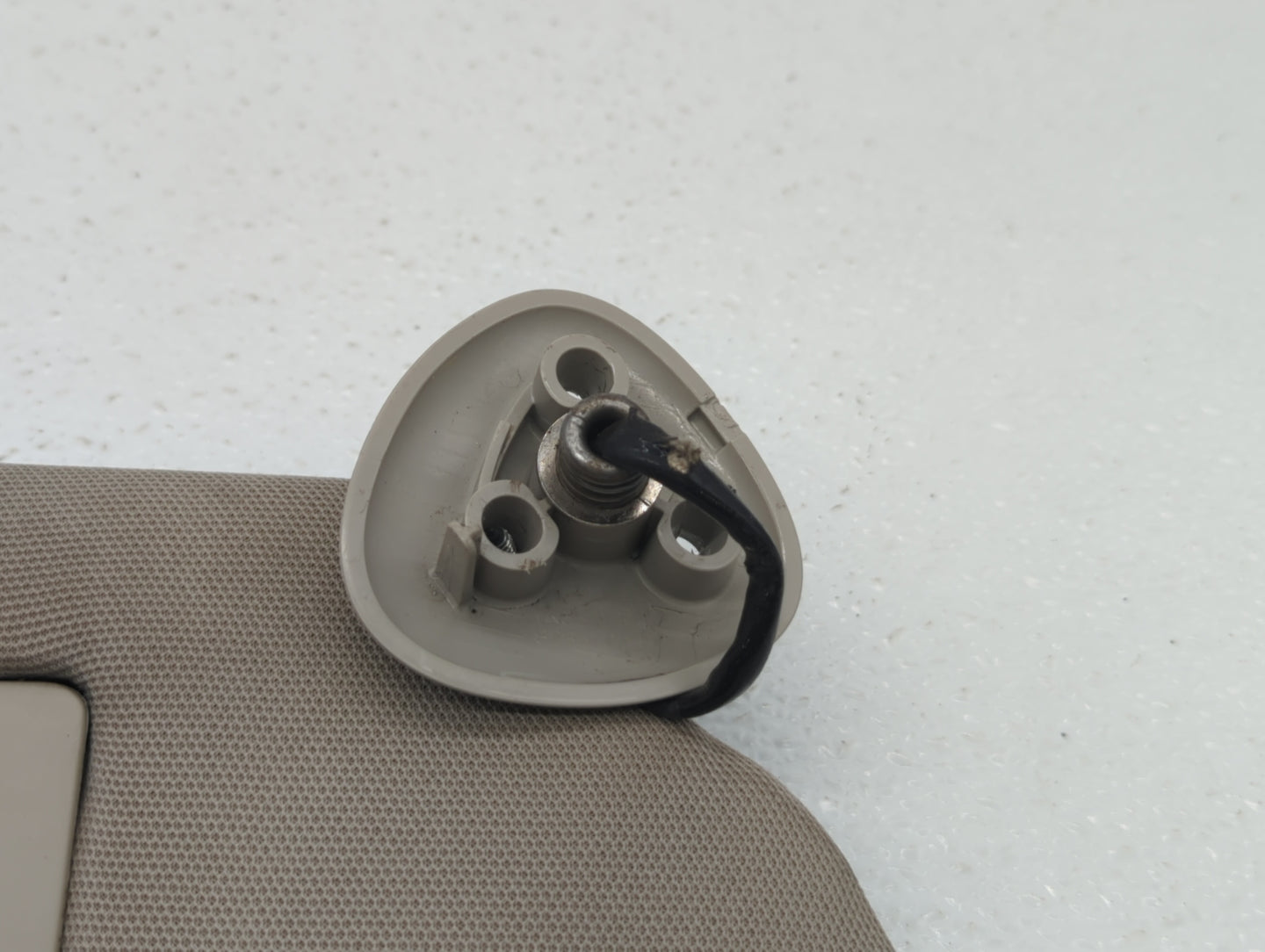 2005-2008 Pontiac Grand Prix Sun Visor Shade Replacement Passenger Right Mirror Fits Fits 2005 2006 2007 2008 OEM Used Auto 