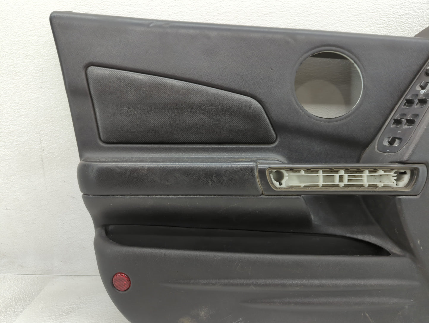 2007 Pontiac Grand Prix Front Left Driver Interior Door Panel Trim - Oemusedautoparts1.com