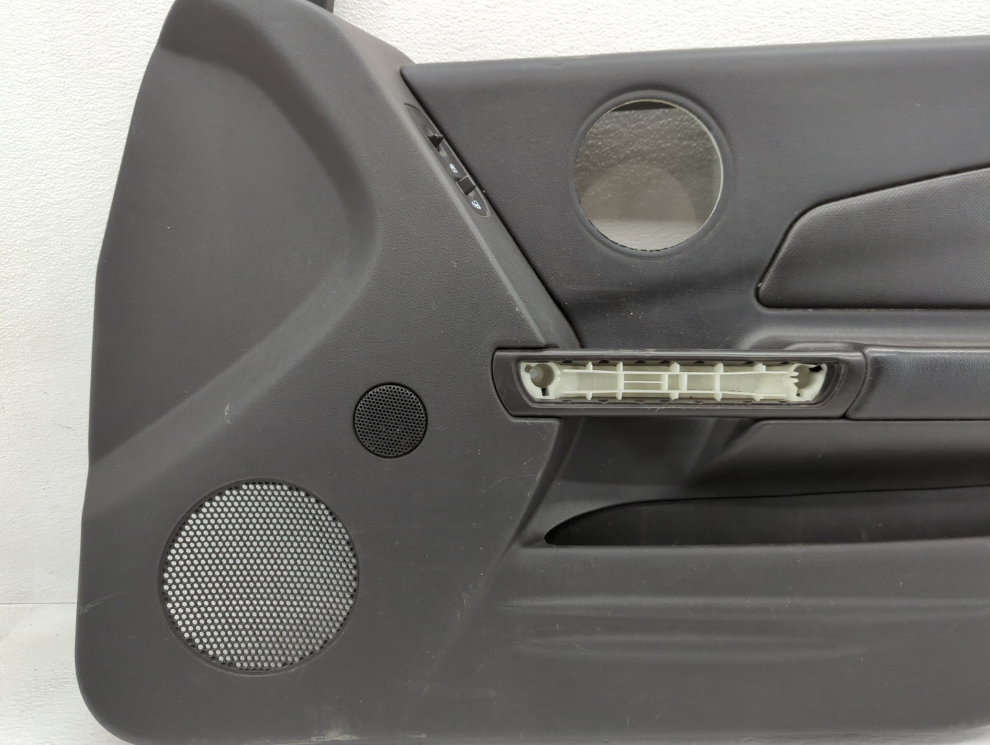 2004-2008 Pontiac Grand Prix Passenger Front Door Oem - Oemusedautoparts1.com