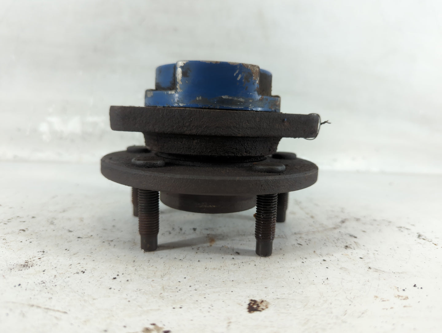 2003-2008 Pontiac Grand Prix Driver Front Wheel Hub Oem - Oemusedautoparts1.com