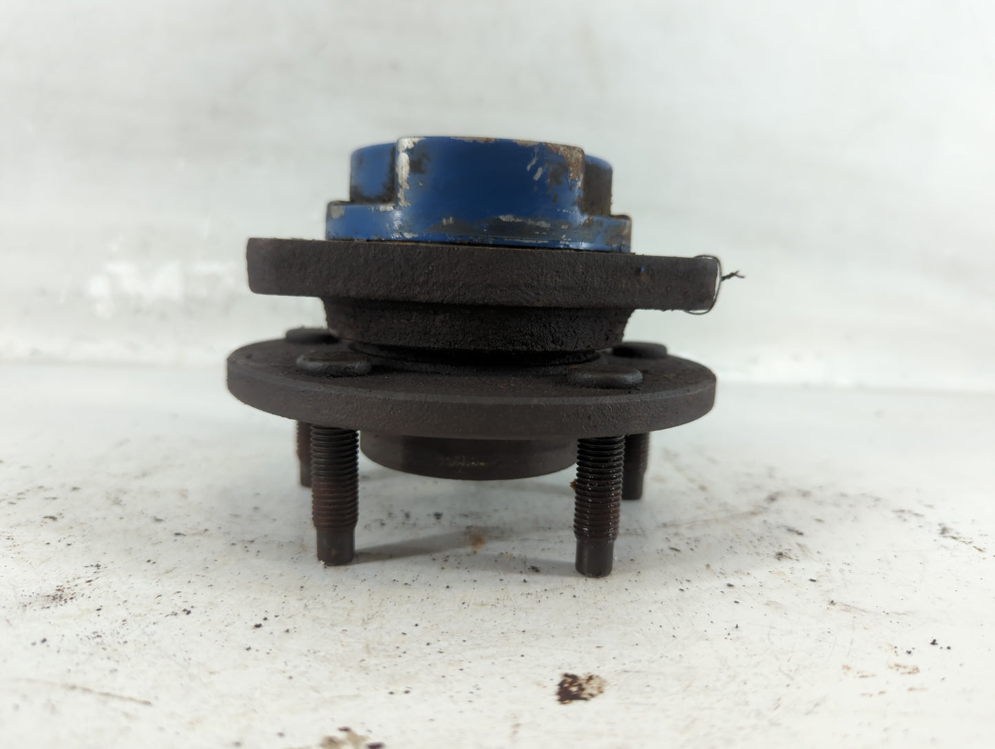 2003-2008 Pontiac Grand Prix Driver Front Wheel Hub Oem - Oemusedautoparts1.com