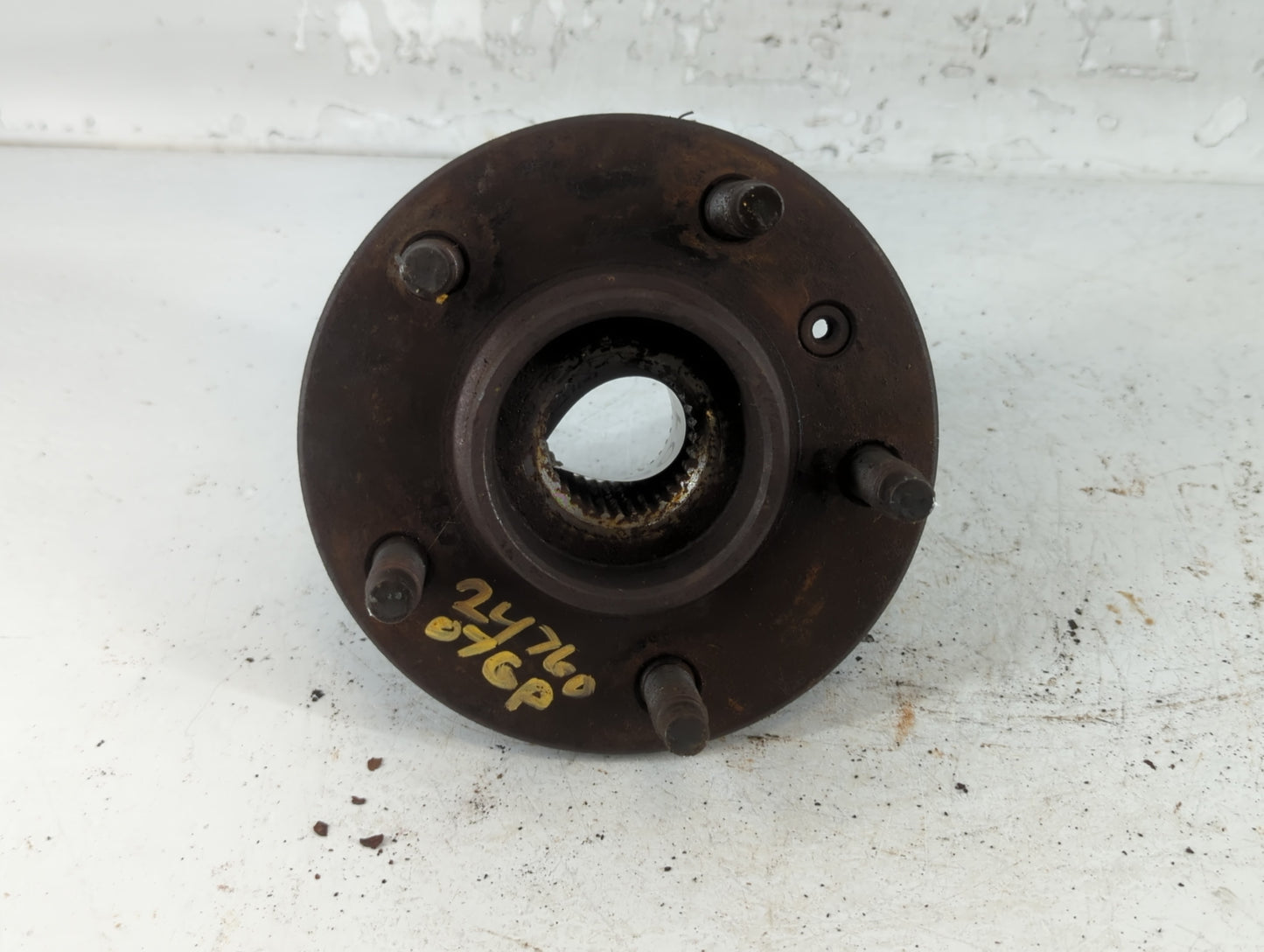 2003-2008 Pontiac Grand Prix Driver Front Wheel Hub Oem - Oemusedautoparts1.com