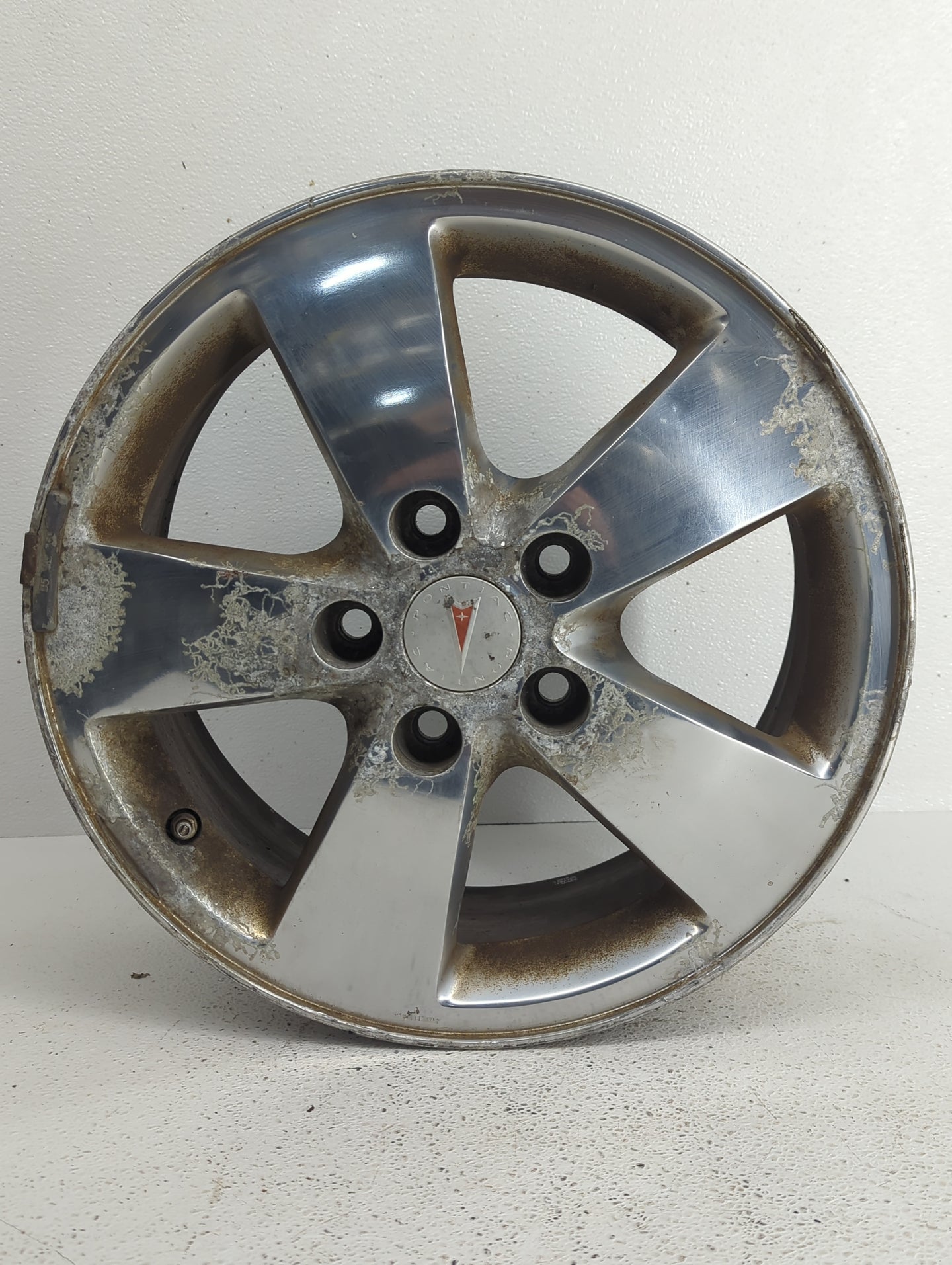 2005-2008 Pontiac Grand Prix Oem Wheel Rim Silver - Oemusedautoparts1.com