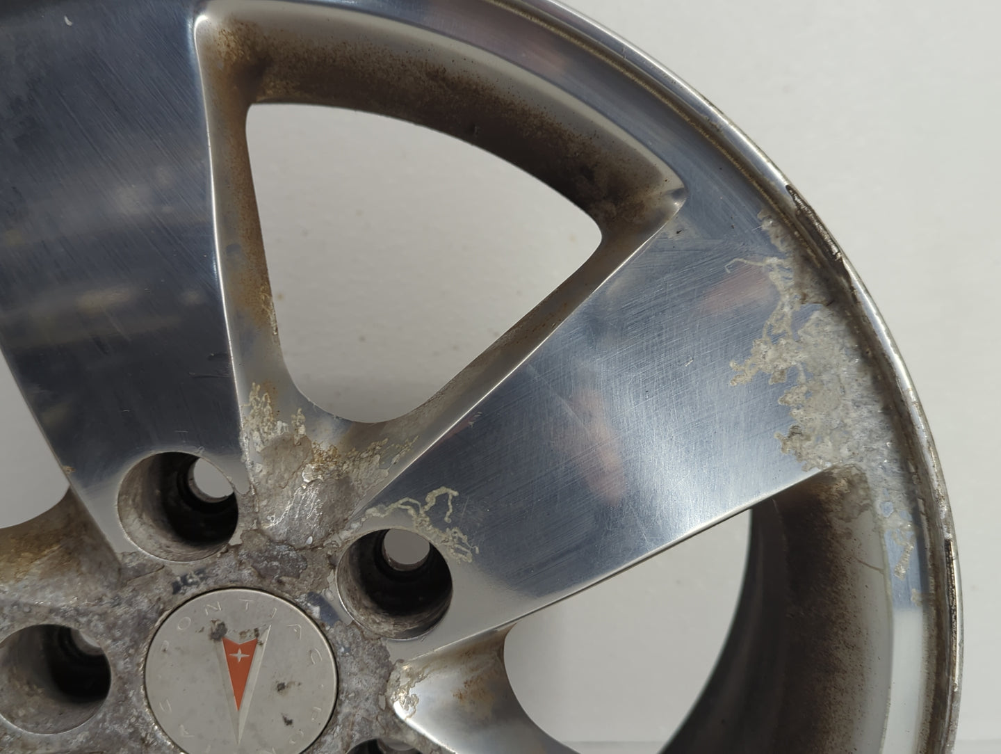 2005-2008 Pontiac Grand Prix Oem Wheel Rim Silver - Oemusedautoparts1.com