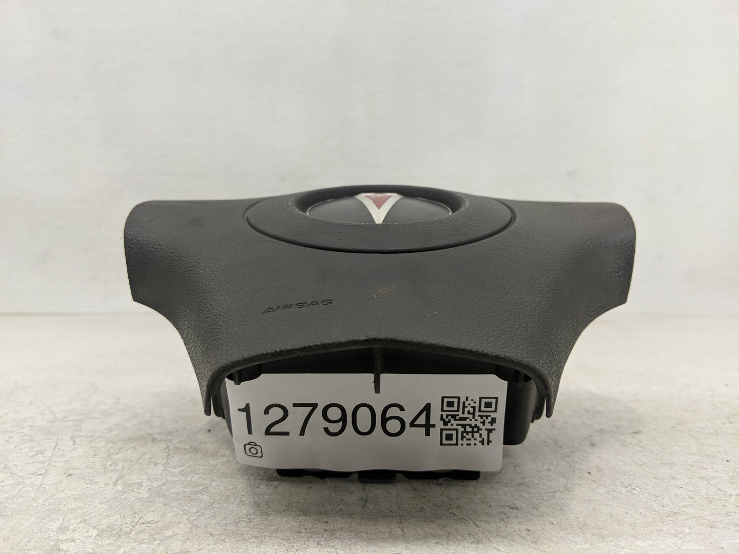2007-2009 Pontiac Solstice Air Bag Driver Left Steering Wheel Mounted Fits Fits 2007 2008 2009 OEM Used Auto Parts - Oemused