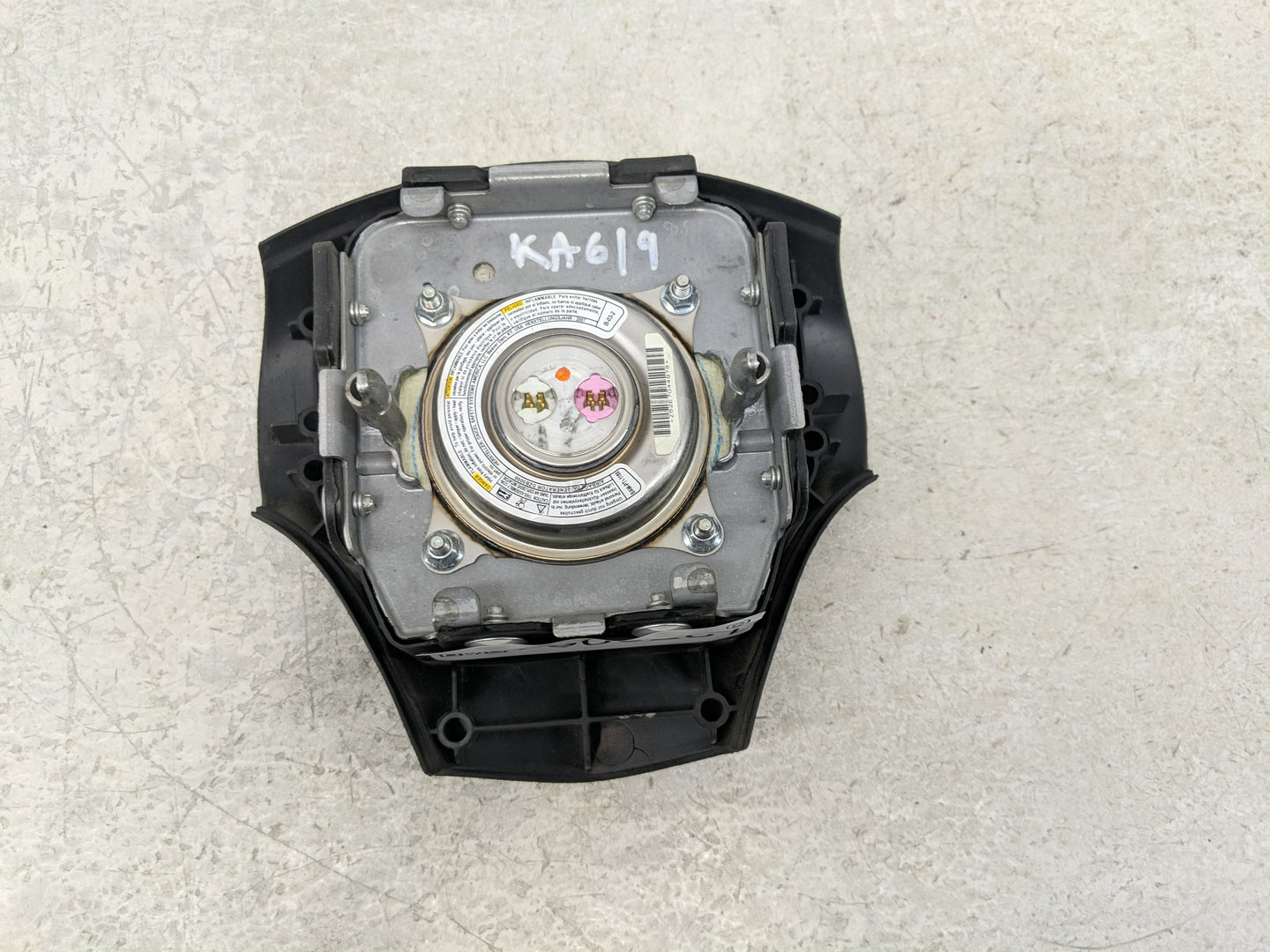 2007-2009 Pontiac Solstice Air Bag Driver Left Steering Wheel Mounted Fits Fits 2007 2008 2009 OEM Used Auto Parts - Oemused