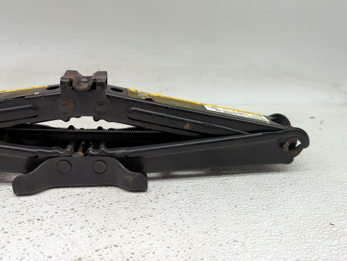 2007 Pontiac Solstice Spare Scissor Car Jack - Oemusedautoparts1.com