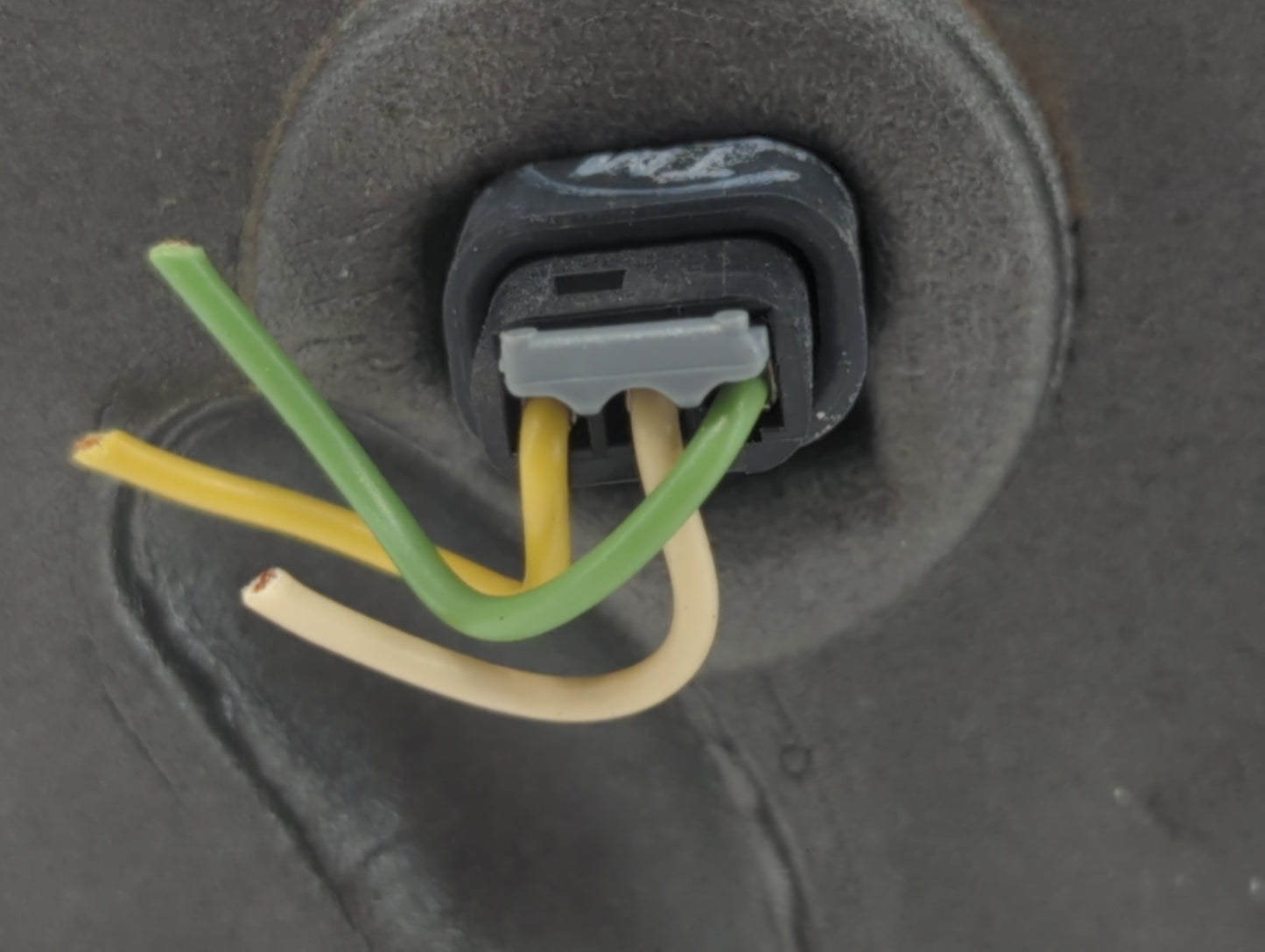 2006-2009 Pontiac Torrent Passenger Right Side View Manual Door Mirror - Oemusedautoparts1.com
