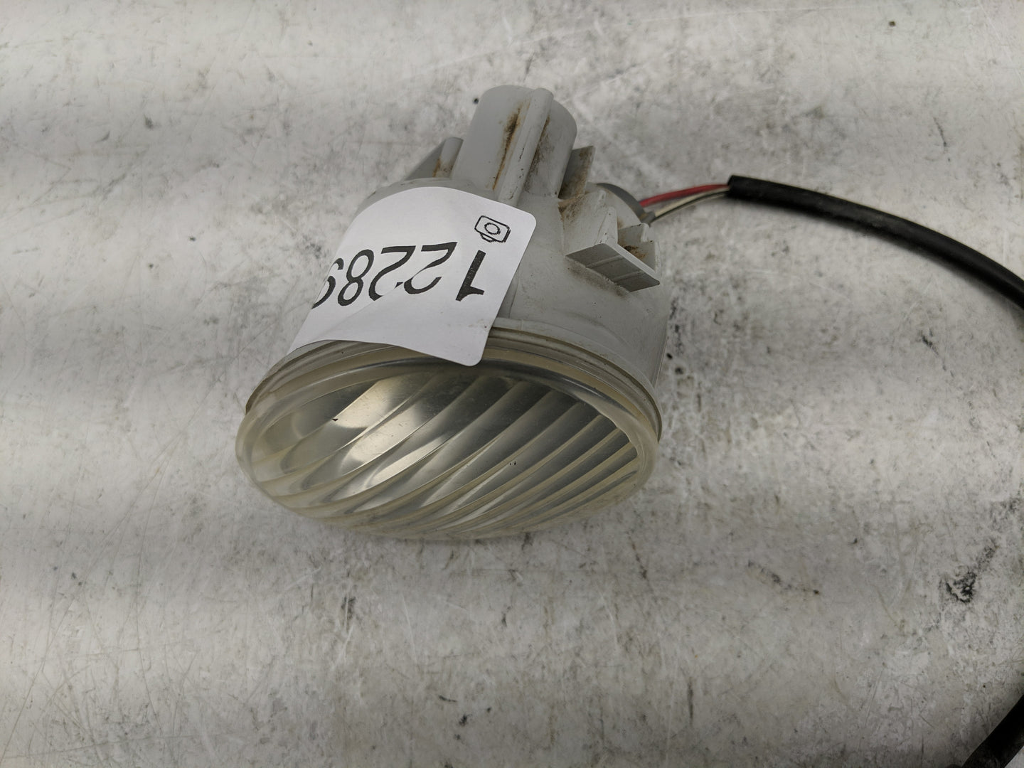 2003-2008 Pontiac Vibe Passenger Right Oem Fog Light Lamp - Oemusedautoparts1.com
