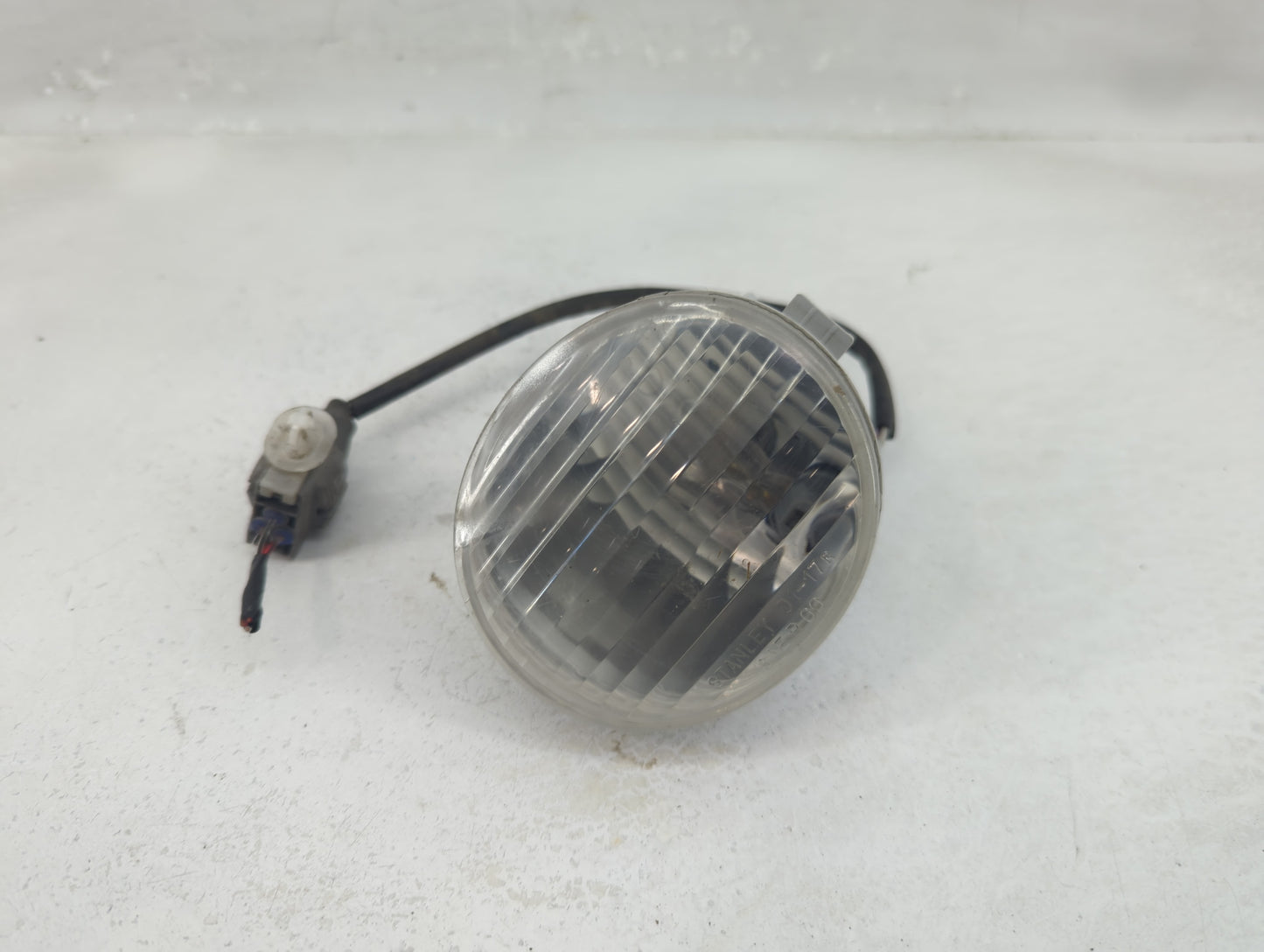 2007 Pontiac Vibe Passenger Right Oem Fog Light Lamp - Oemusedautoparts1.com
