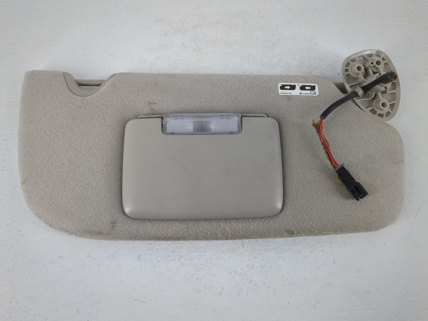 2007 Saab 9-7x Sun Visor Shade Replacement Passenger Right Mirror Fits OEM Used Auto Parts - Oemusedautoparts1.com