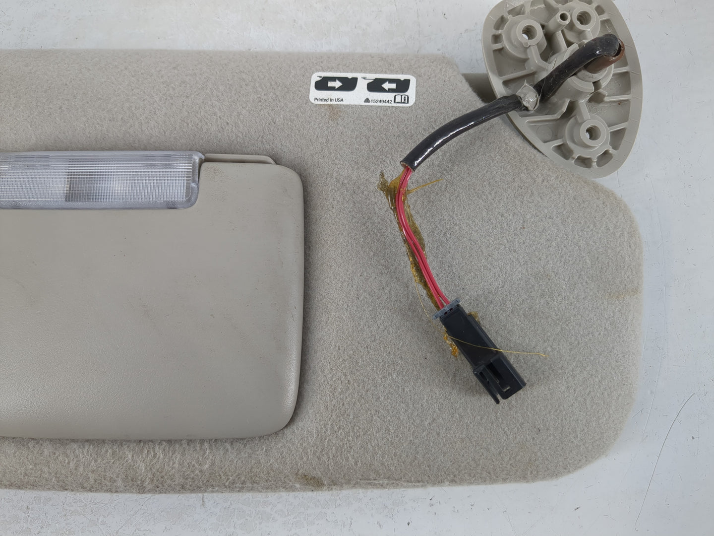 2007 Saab 9-7x Sun Visor Shade Replacement Passenger Right Mirror Fits OEM Used Auto Parts - Oemusedautoparts1.com