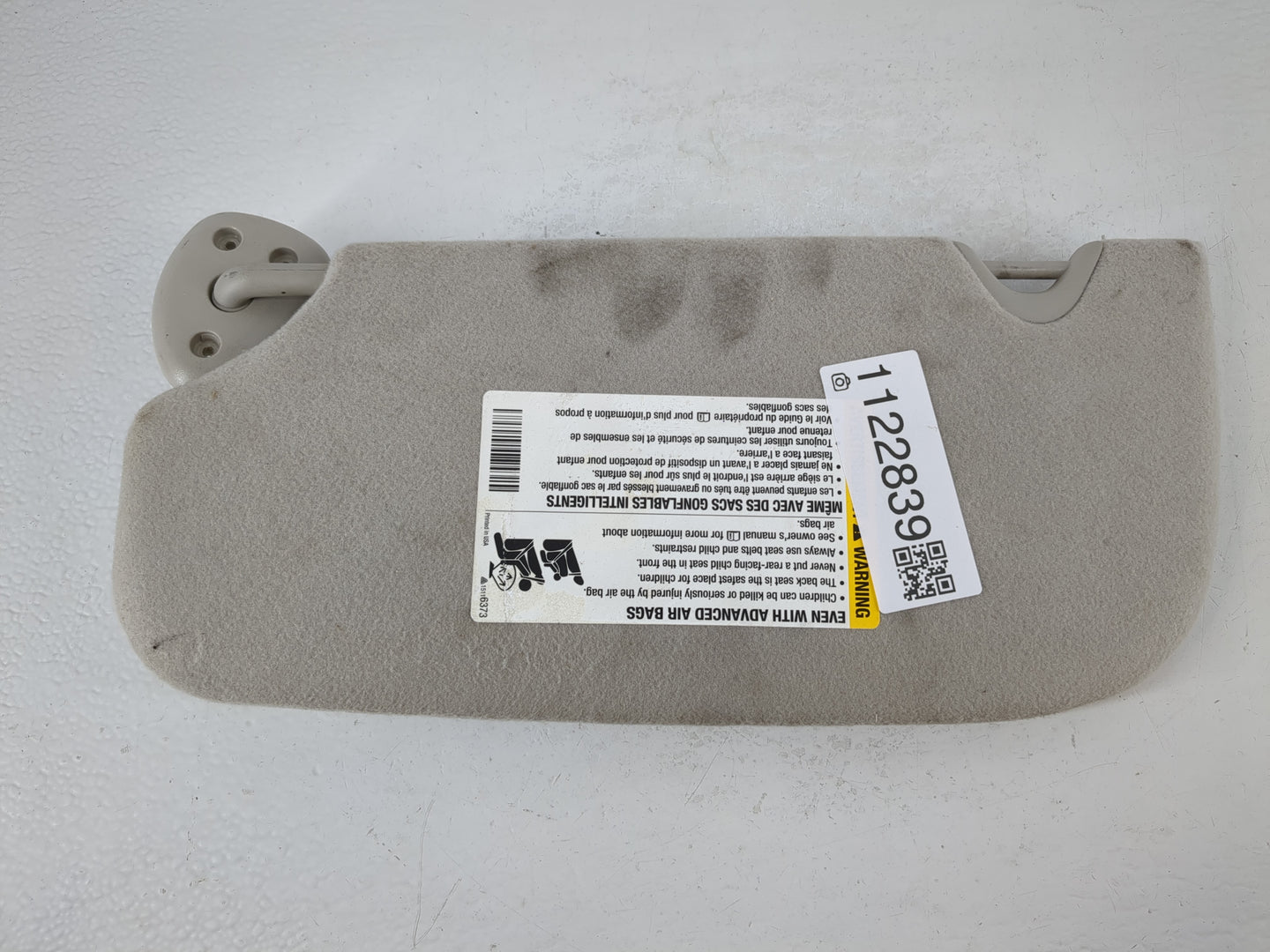 2007 Saab 9-7x Sun Visor Shade Replacement Passenger Right Mirror Fits OEM Used Auto Parts - Oemusedautoparts1.com