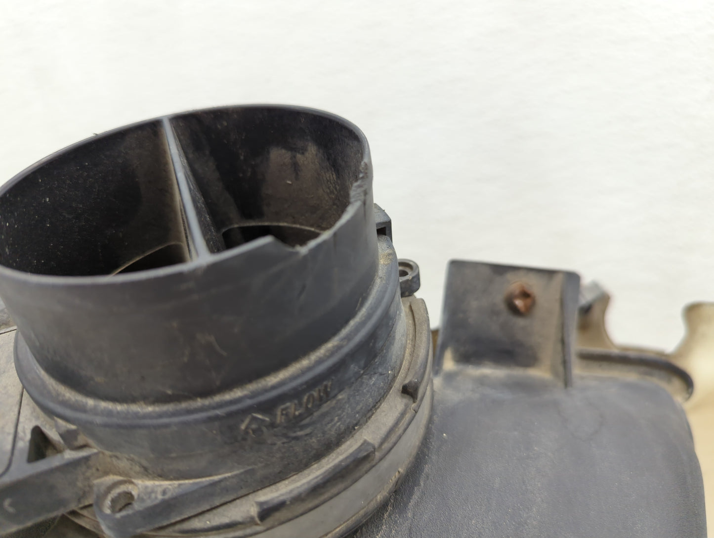 2007 Saab 9-7x Windshield Washer Fluid Reservoir Bottle Oem - Oemusedautoparts1.com
