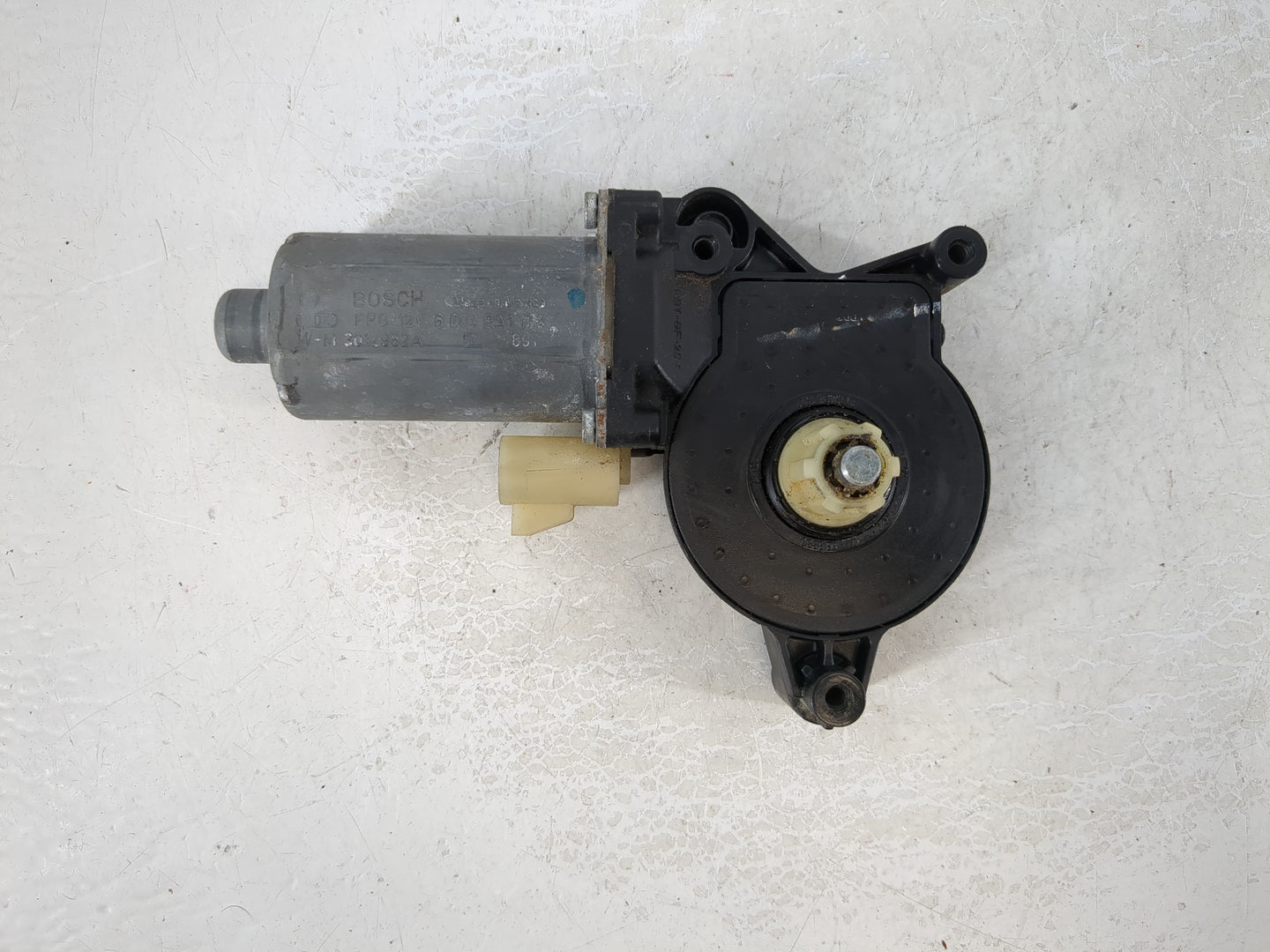 2007 Saab 9-7x Driver Front Left Power Window Motor - Oemusedautoparts1.com