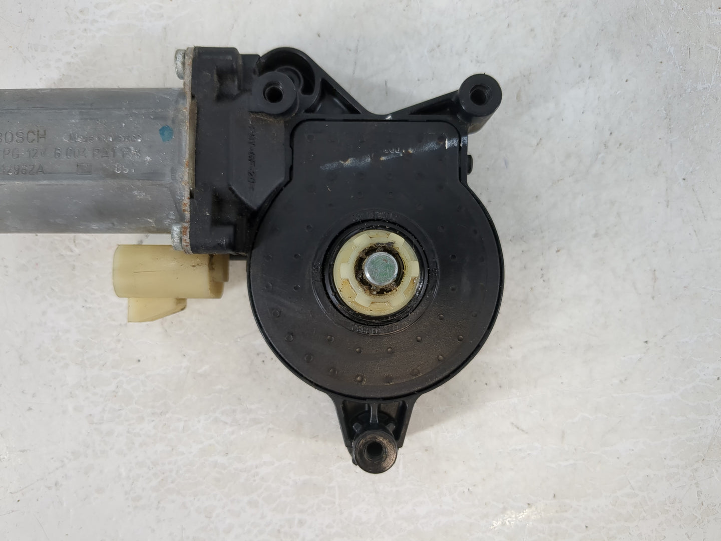 2007 Saab 9-7x Driver Front Left Power Window Motor - Oemusedautoparts1.com