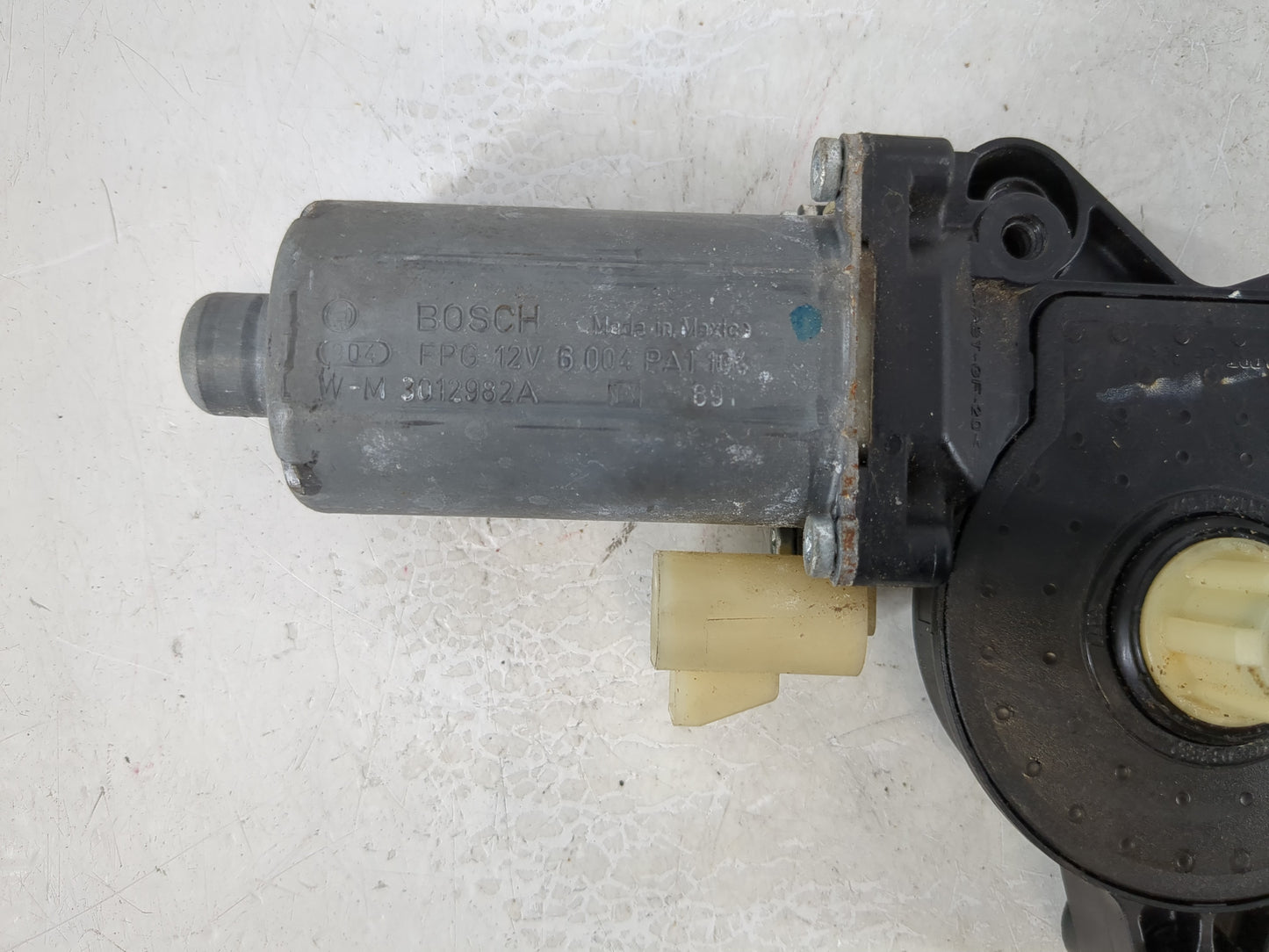 2007 Saab 9-7x Driver Front Left Power Window Motor - Oemusedautoparts1.com