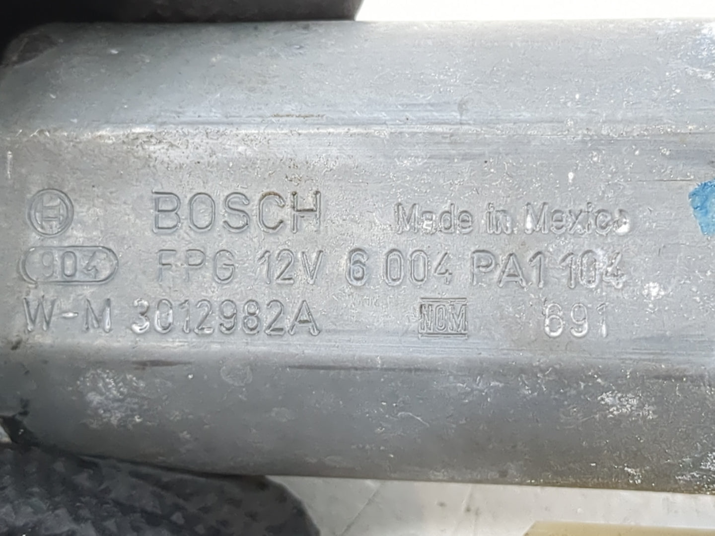 2007 Saab 9-7x Driver Front Left Power Window Motor - Oemusedautoparts1.com