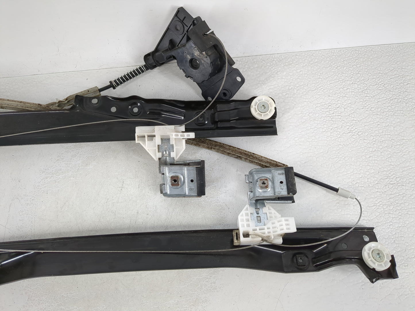 2005-2009 Saab 9-7x Used Window Regulator Passenger Front - Oemusedautoparts1.com