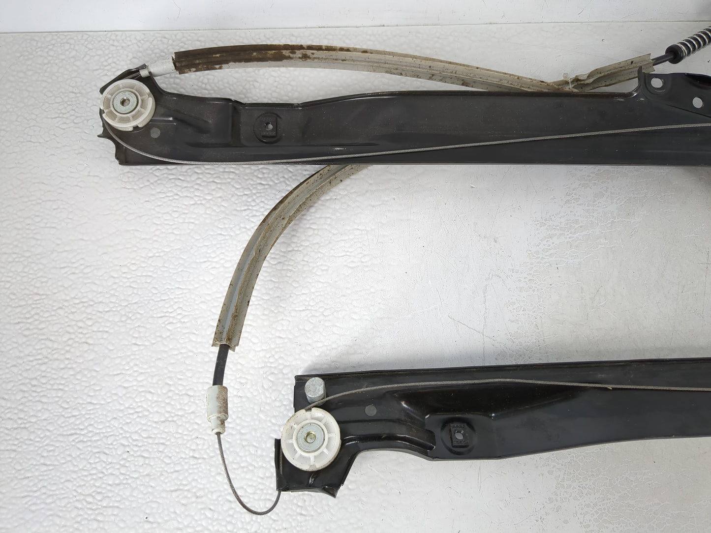 2005-2009 Saab 9-7x Used Window Regulator Passenger Front - Oemusedautoparts1.com