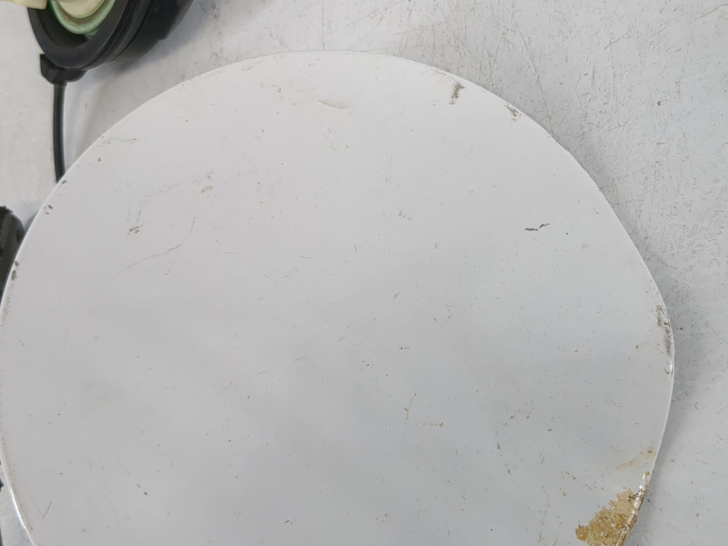 2007 Saab 9-7x Fuel Tank Door Lid Gas Tank White - Oemusedautoparts1.com