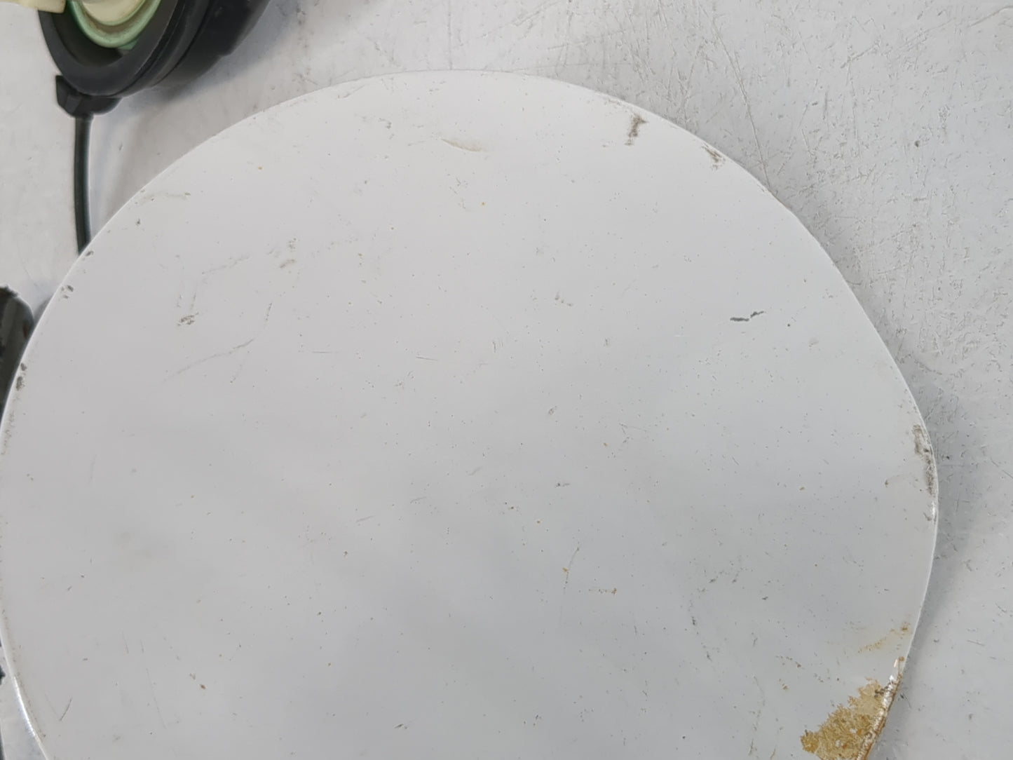 2007 Saab 9-7x Fuel Tank Door Lid Gas Tank White - Oemusedautoparts1.com