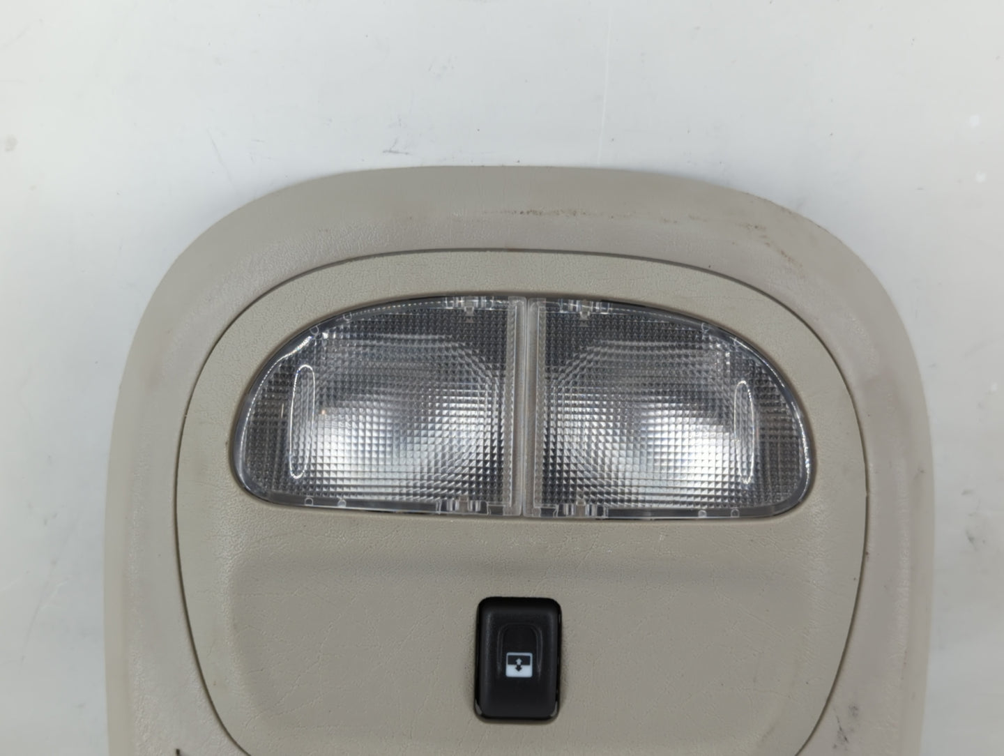 2007 Saab 9-7x Overhead Roof Console Interior Dome Light Grey - Oemusedautoparts1.com