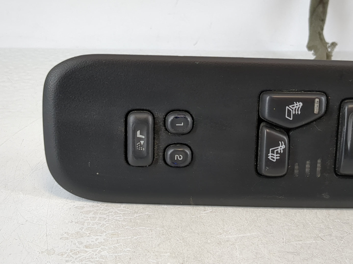 2007 Saab 9-7x Master Power Window Switch Replacement Driver Side Left P/N:25811562 Fits OEM Used Auto Parts - Oemusedautopa