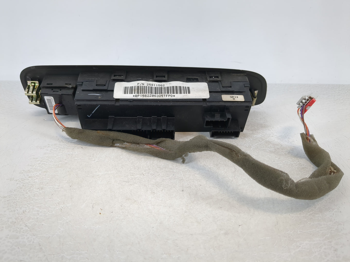 2007 Saab 9-7x Master Power Window Switch Replacement Driver Side Left P/N:25811562 Fits OEM Used Auto Parts - Oemusedautopa