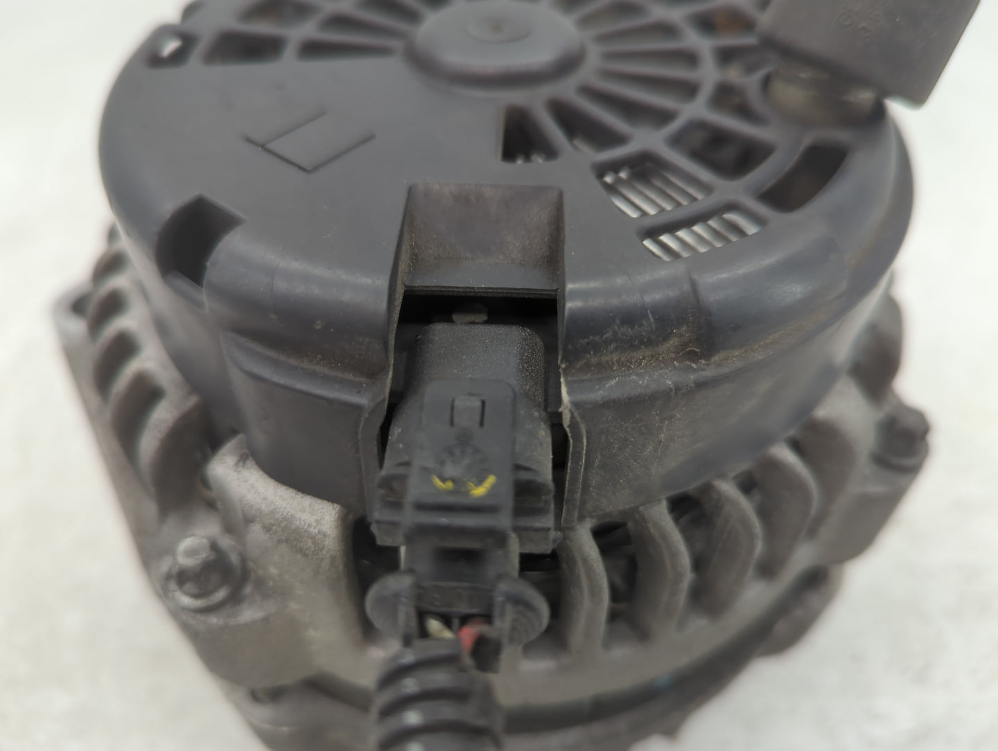 2007-2009 Saab 9-7x Alternator Replacement Generator Charging Assembly Engine OEM Fits Fits 2007 2008 2009 OEM Used Auto Par