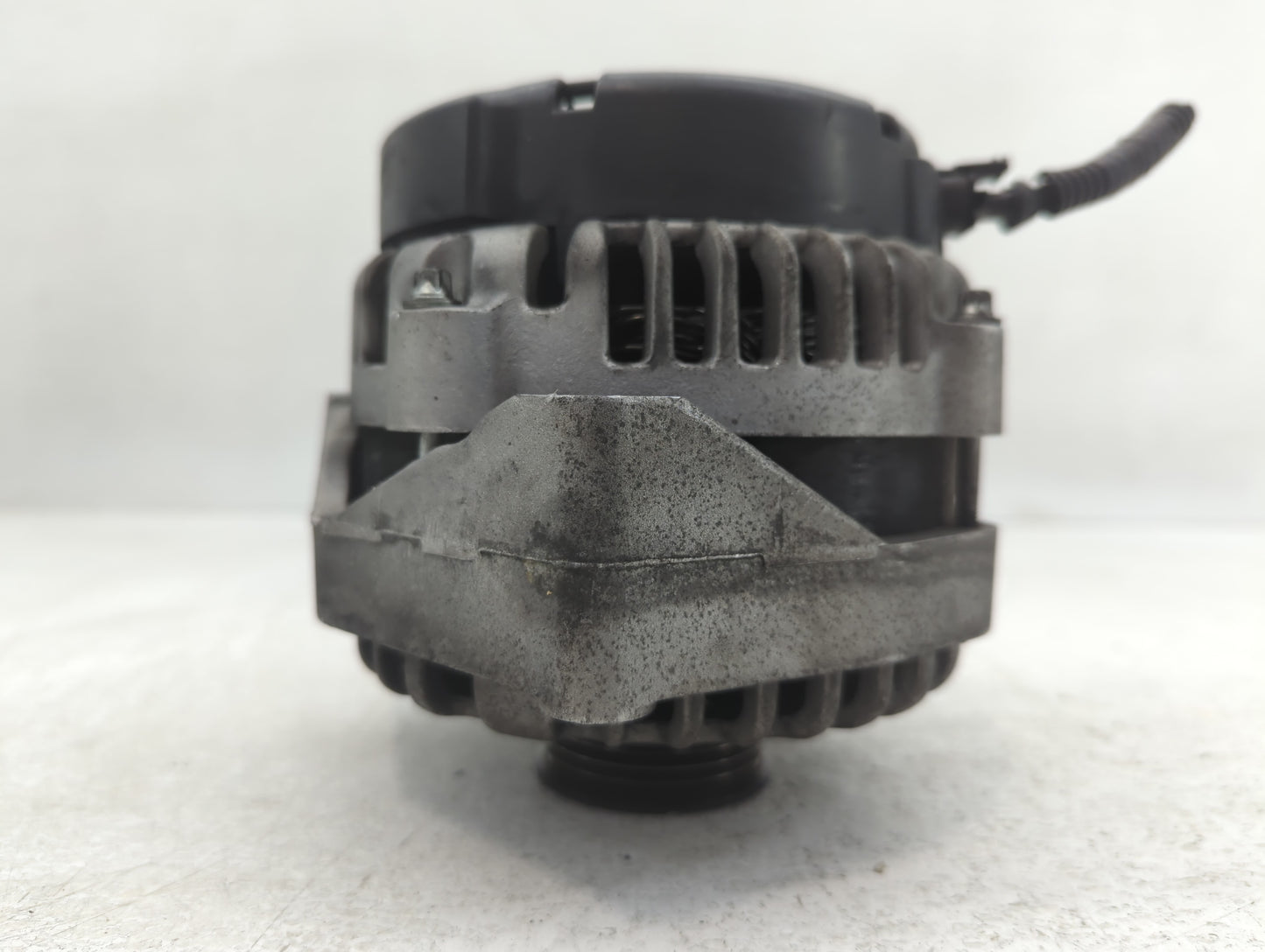 2007-2009 Saab 9-7x Alternator Replacement Generator Charging Assembly Engine OEM Fits Fits 2007 2008 2009 OEM Used Auto Par