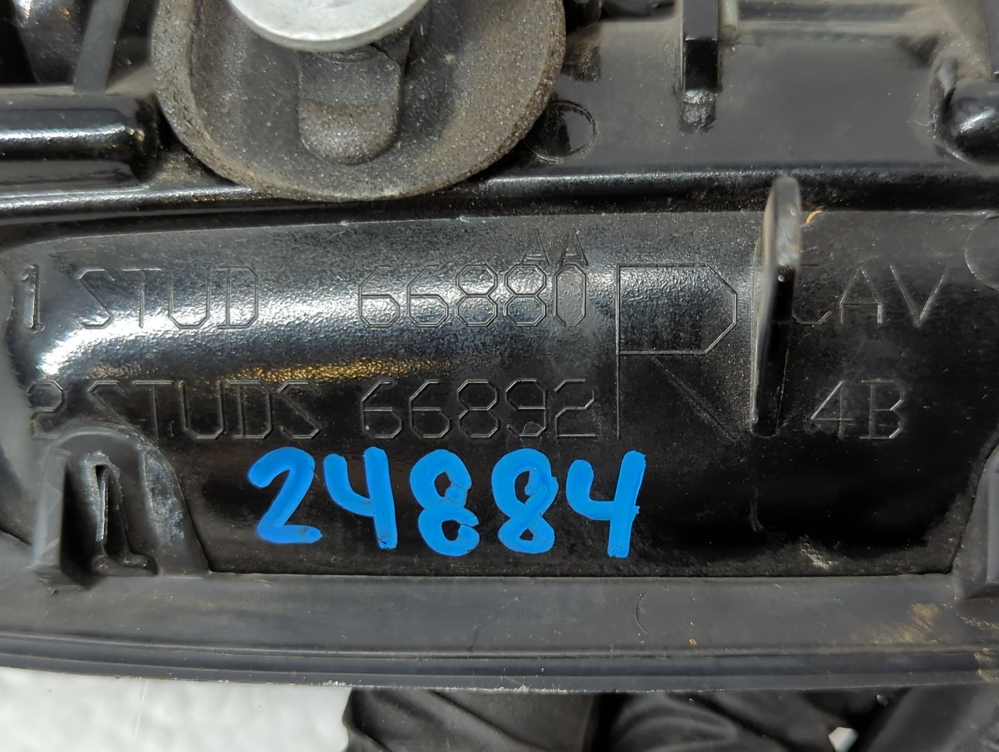 2005-2009 Saab 9-7x Passenger Front Right Door Handle Exterior Assembly - Oemusedautoparts1.com
