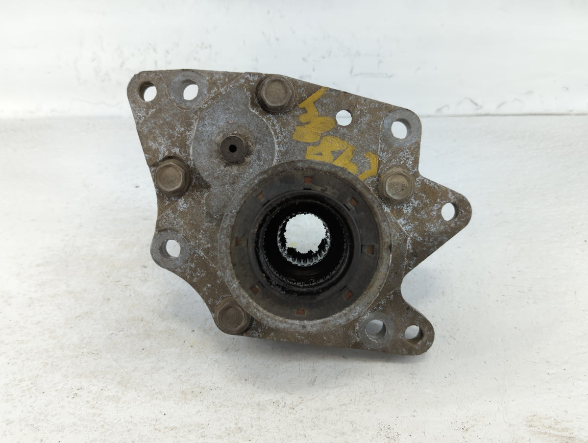 2007 Saab 9-7x Transfer Case Adapter 681380 - Oemusedautoparts1.com