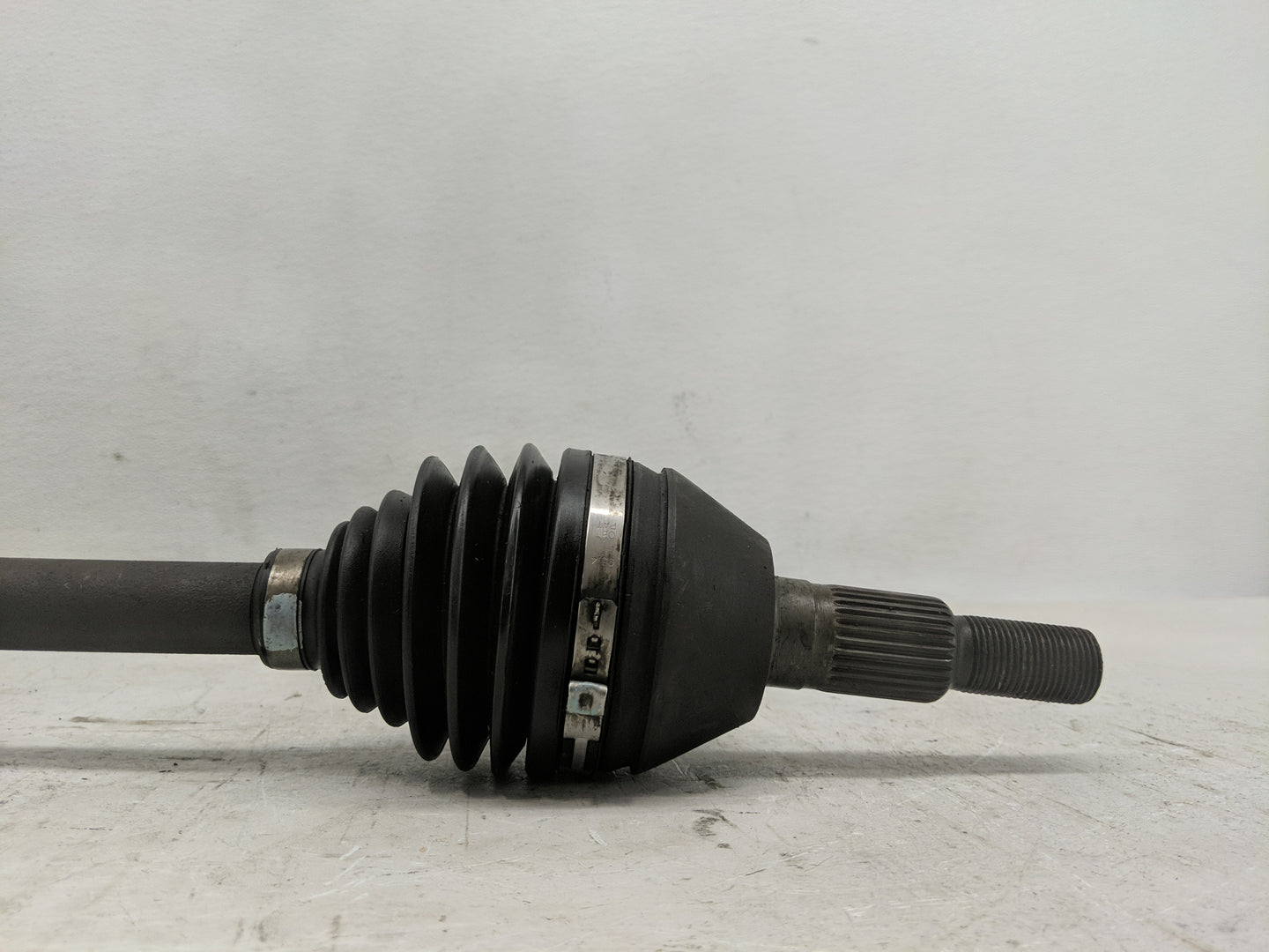 2007 Saturn Aura Axle Shaft Front Driver Cv C/v - Oemusedautoparts1.com