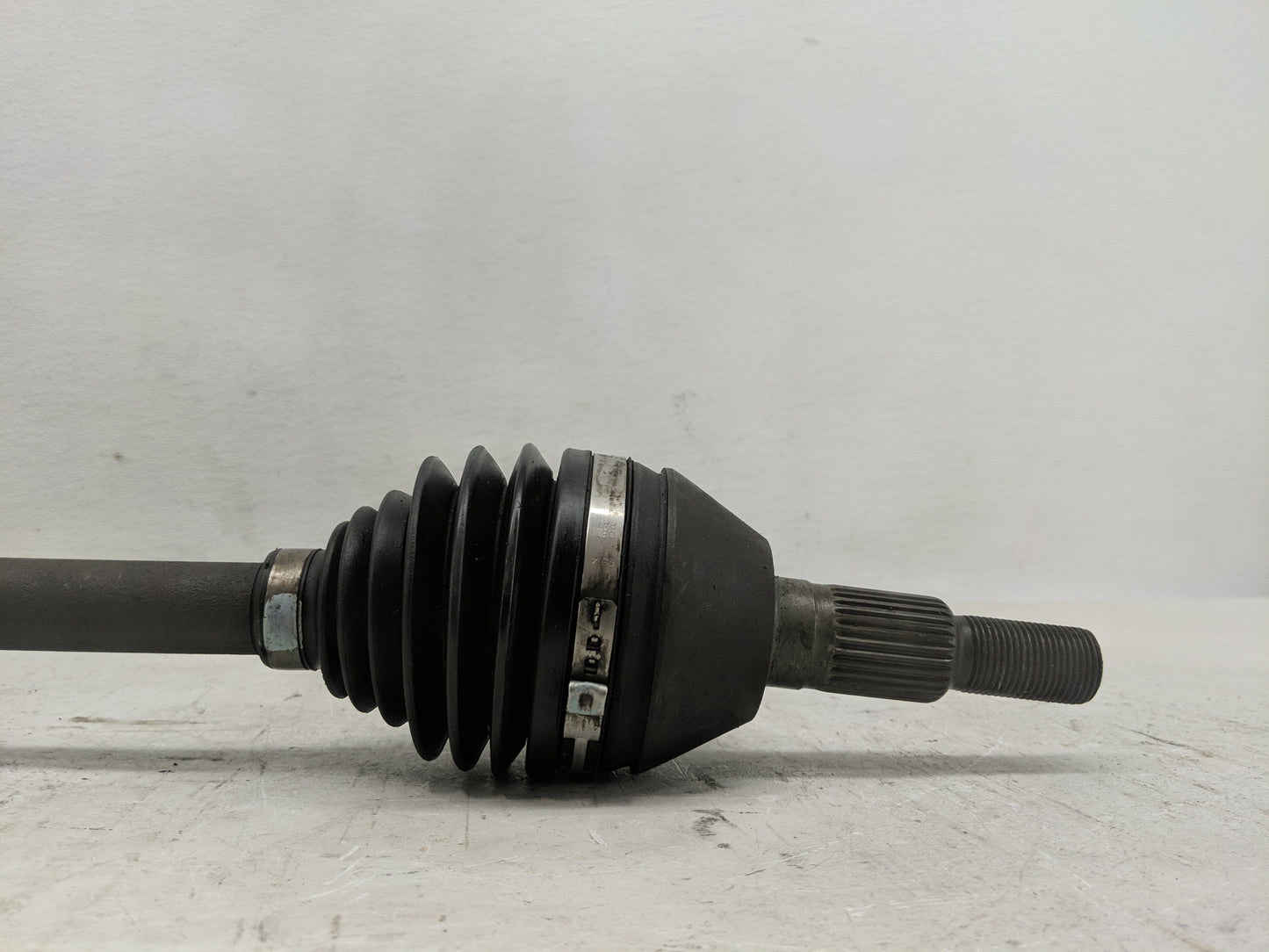2007 Saturn Aura Axle Shaft Front Driver Cv C/v - Oemusedautoparts1.com
